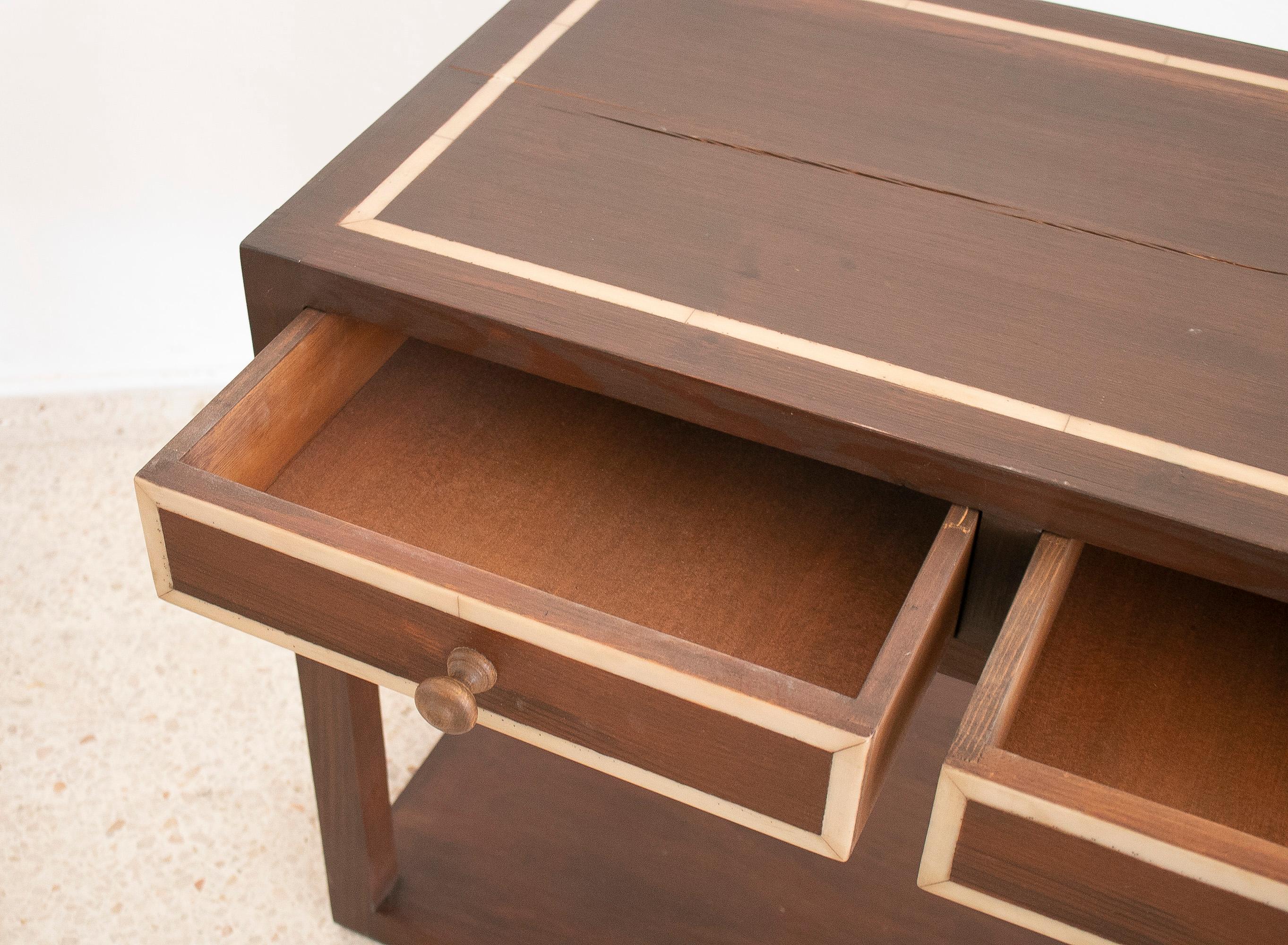 Table d'appoint espagnole à 2 tiroirs des années 1980 en vente 7