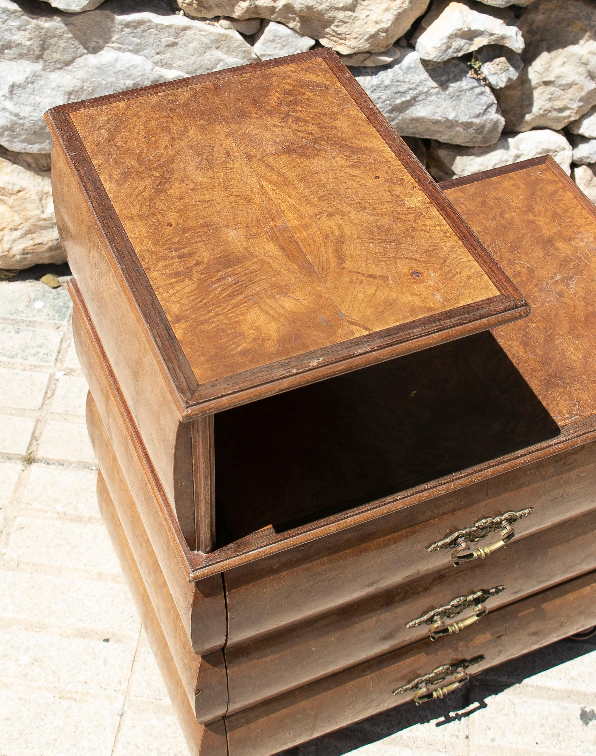 Spagnolo Tavolo consolle spagnolo a 3 cassetti in legno impiallacciato degli anni '80 in vendita