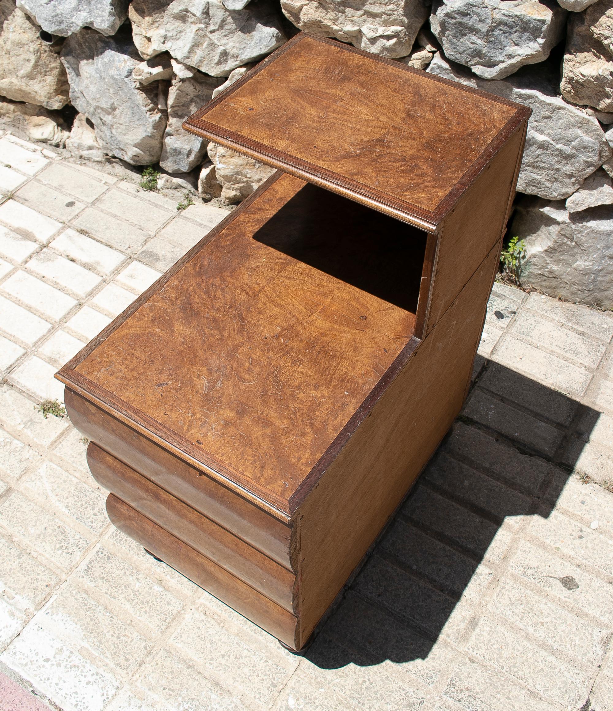 1980s Spanish 3-Drawer Wood Veneer Chest Console Table For Sale 4