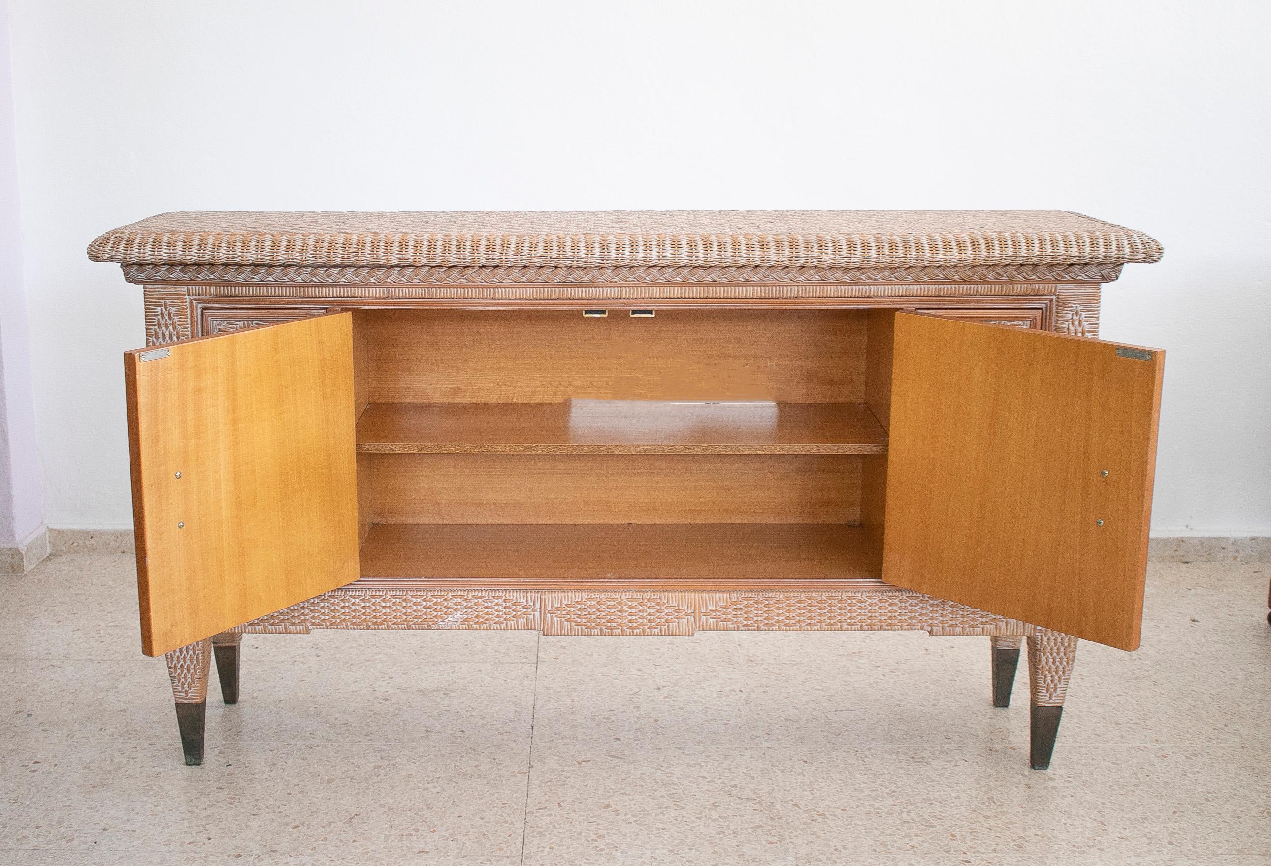 1980s Spanish 6-Drawer & 2-Door Woven Wicker on Wood Sideboard Table In Good Condition For Sale In Marbella, ES