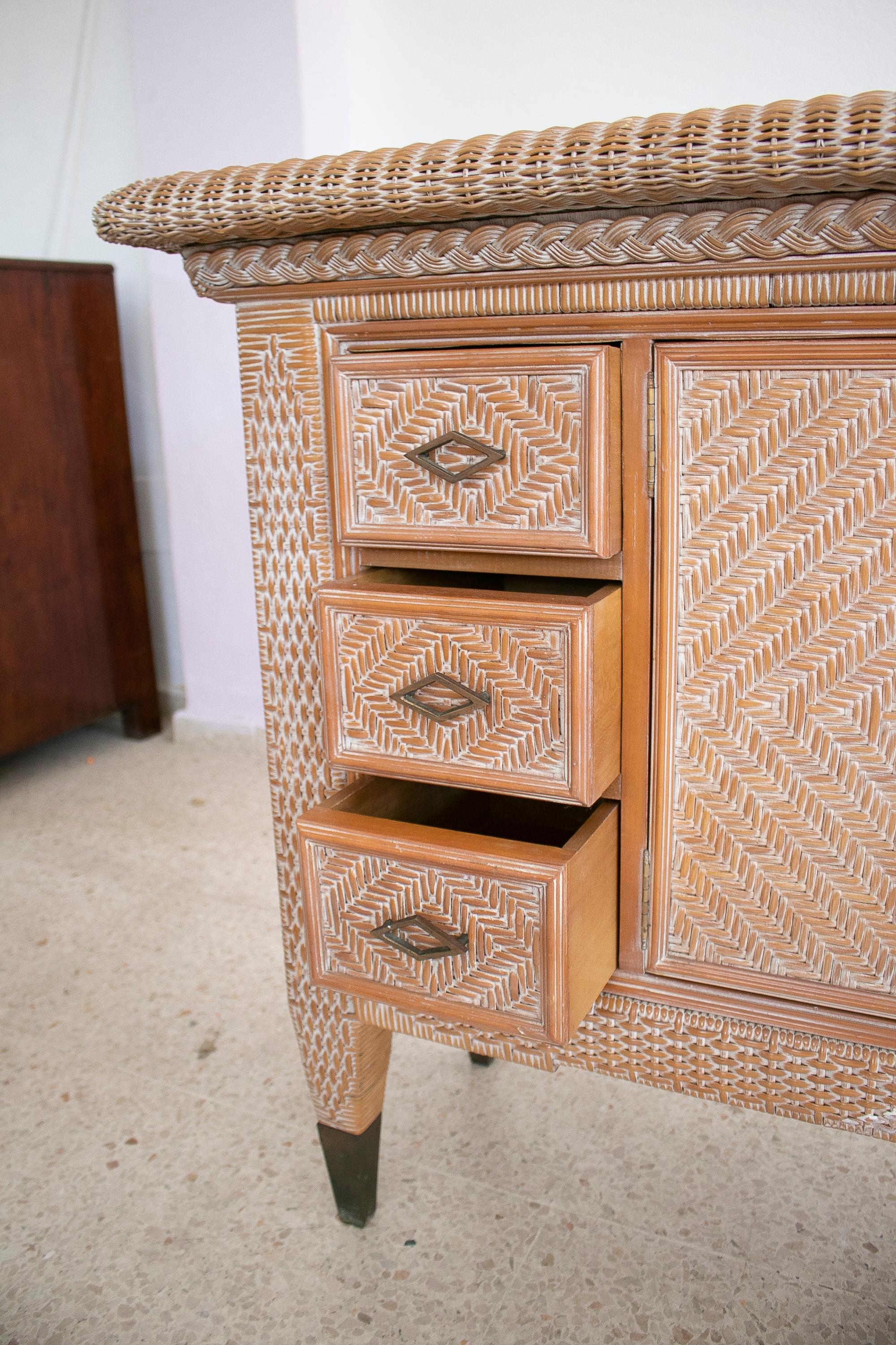 1980s Spanish 6-Drawer & 2-Door Woven Wicker on Wood Sideboard Table For Sale 2