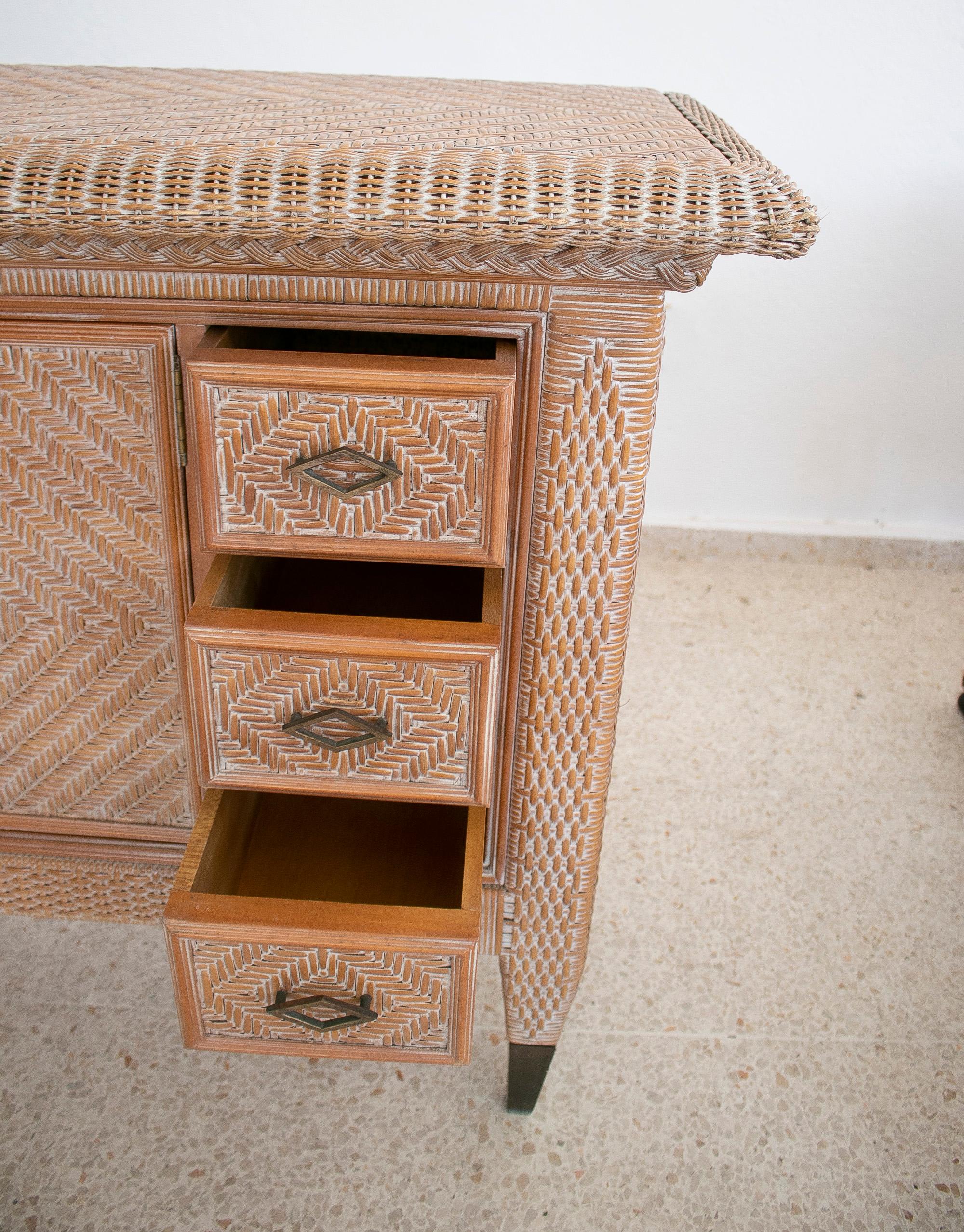 1980s Spanish 6-Drawer & 2-Door Woven Wicker on Wood Sideboard Table For Sale 4