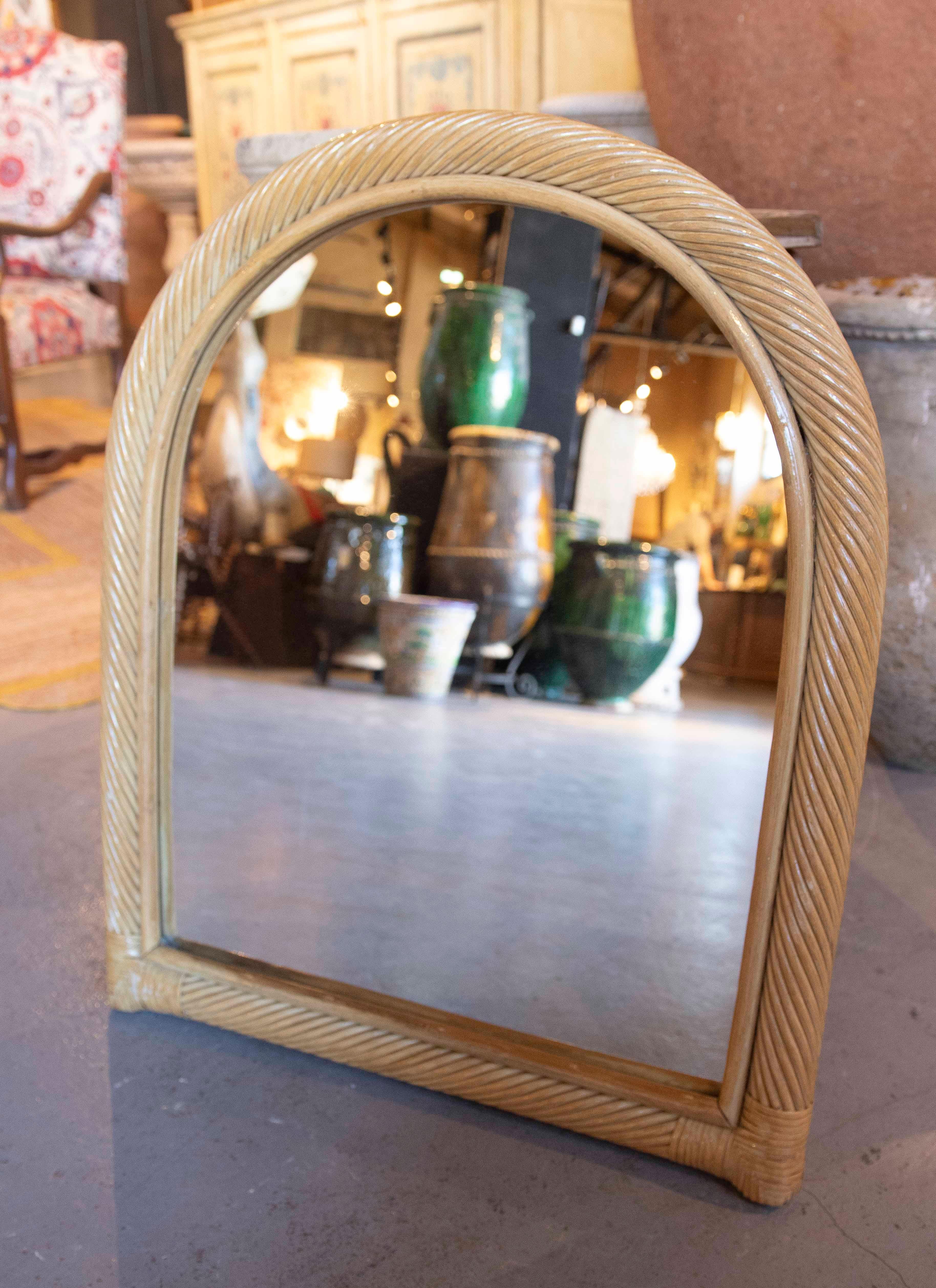 1980s Spanish Bamboo Wall Mirror with Arched Finish  In Good Condition For Sale In Marbella, ES