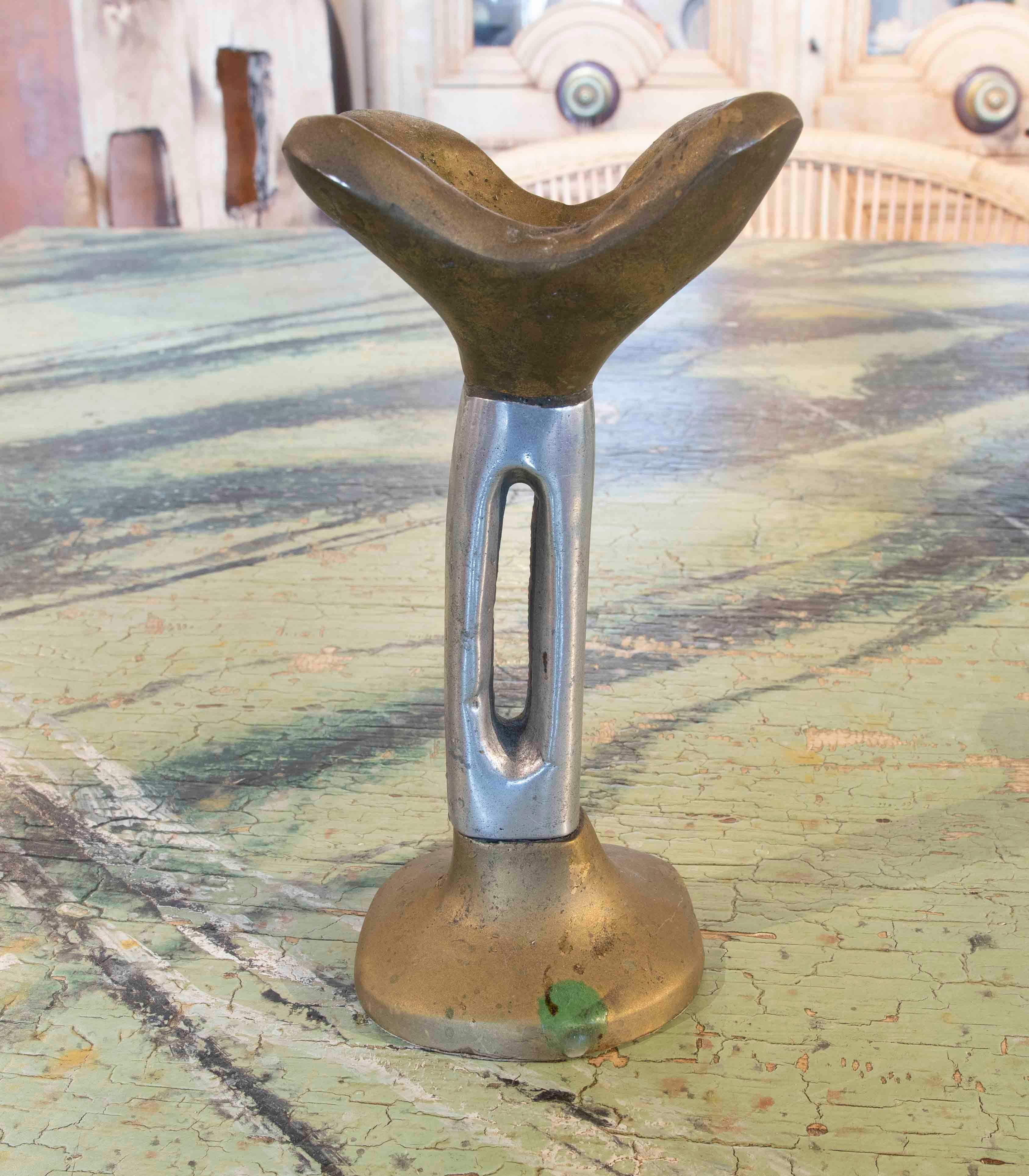 1980s Spanish Bronze Table Sculpture by David Marshall  For Sale 3