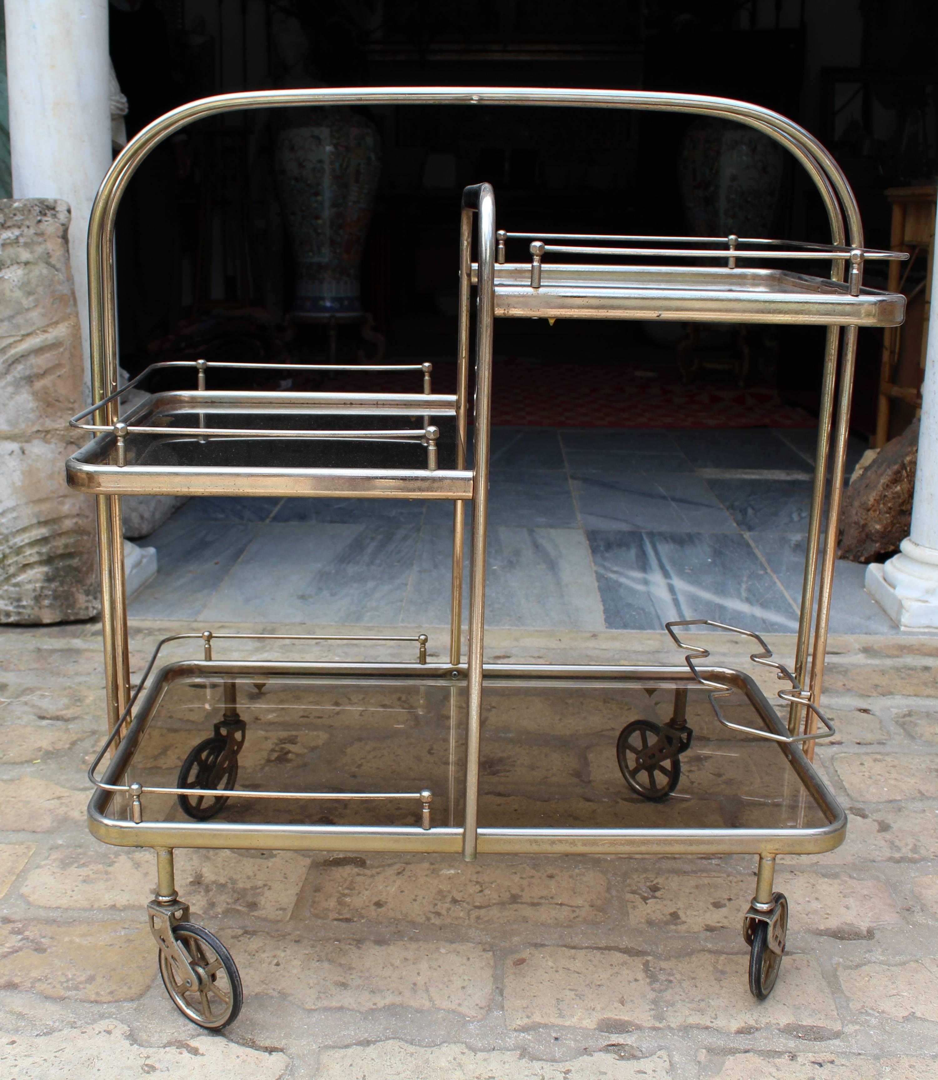 1980s, Spanish Gilded Brass Drinks Trolley with Original Rubber Wheels For Sale 2