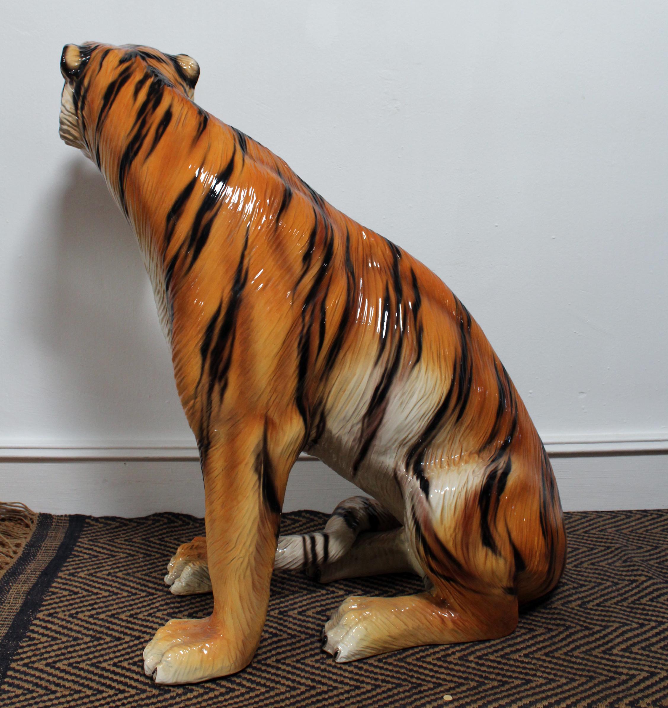 1980s Spanish Hand Painted Glazed Ceramic Tiger Sculpture In Good Condition For Sale In Marbella, ES