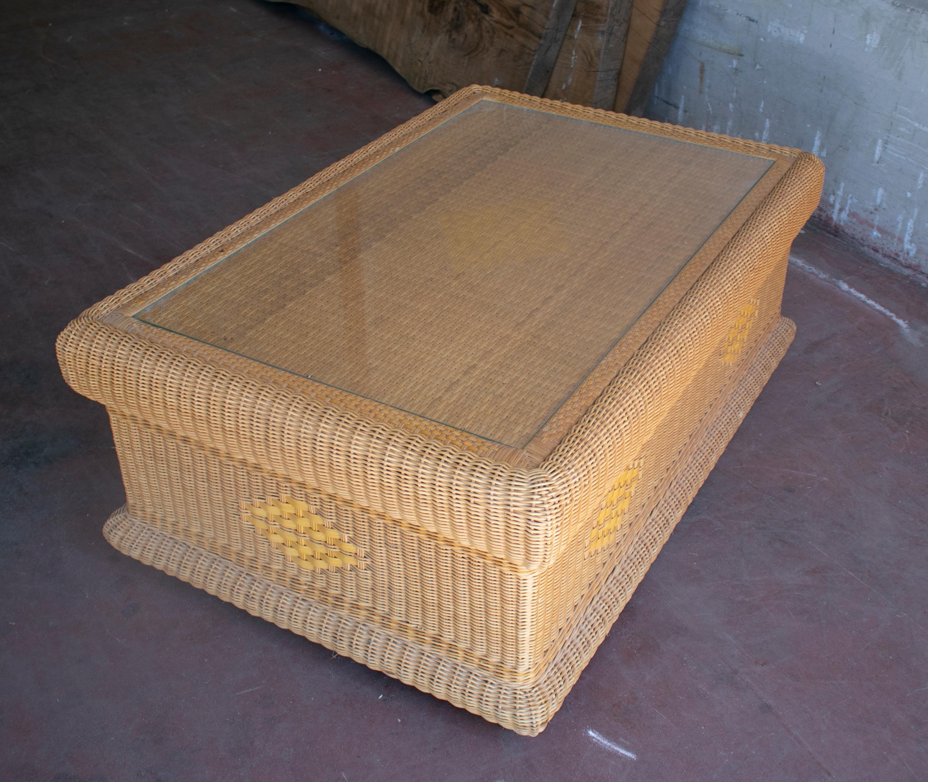 1980s Spanish Hand Woven Wicker Coffee Table w/ Glass Top For Sale 1