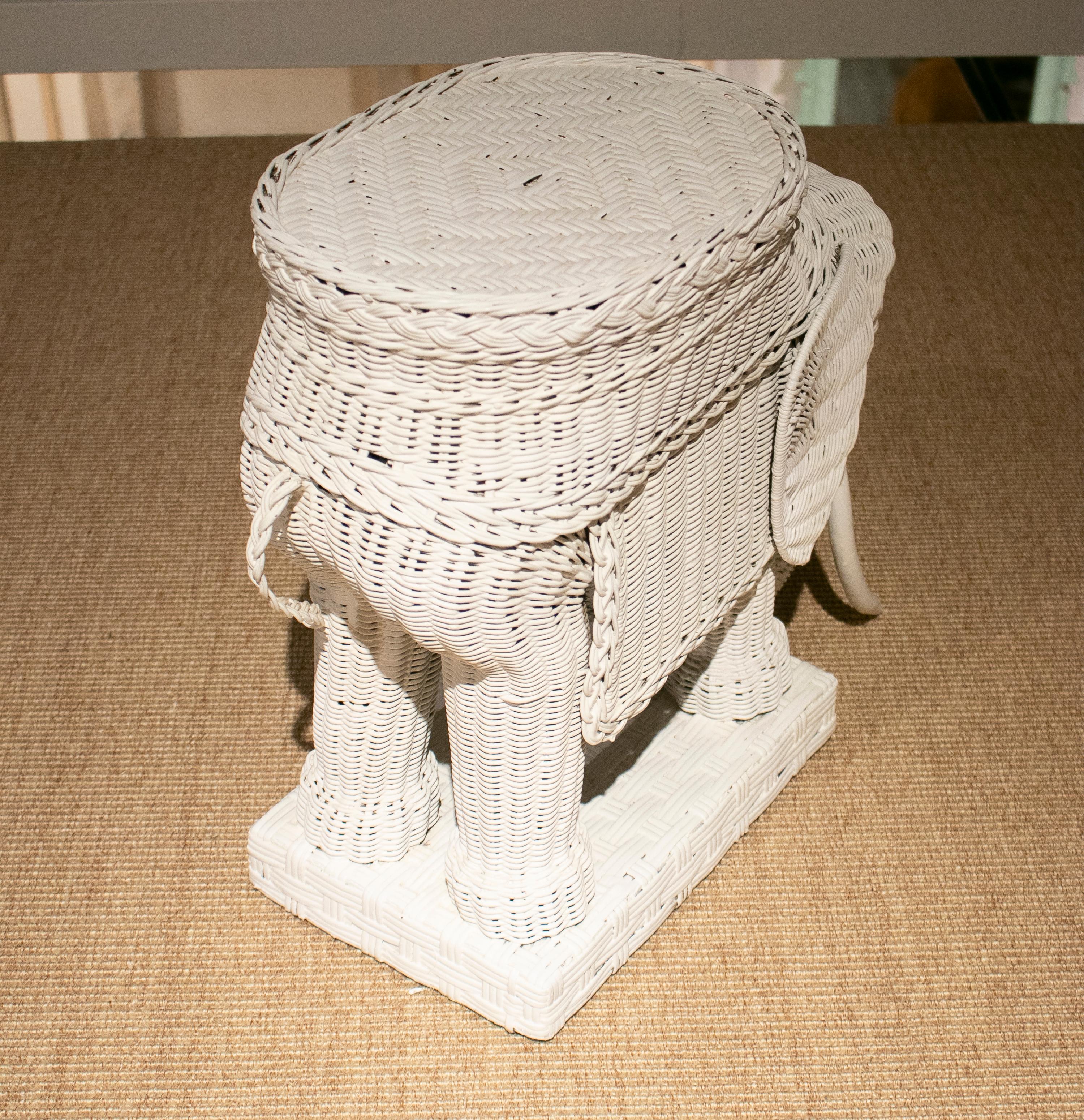 1980s Spanish Hand Woven Wicker Elephant Pedestal Table 4