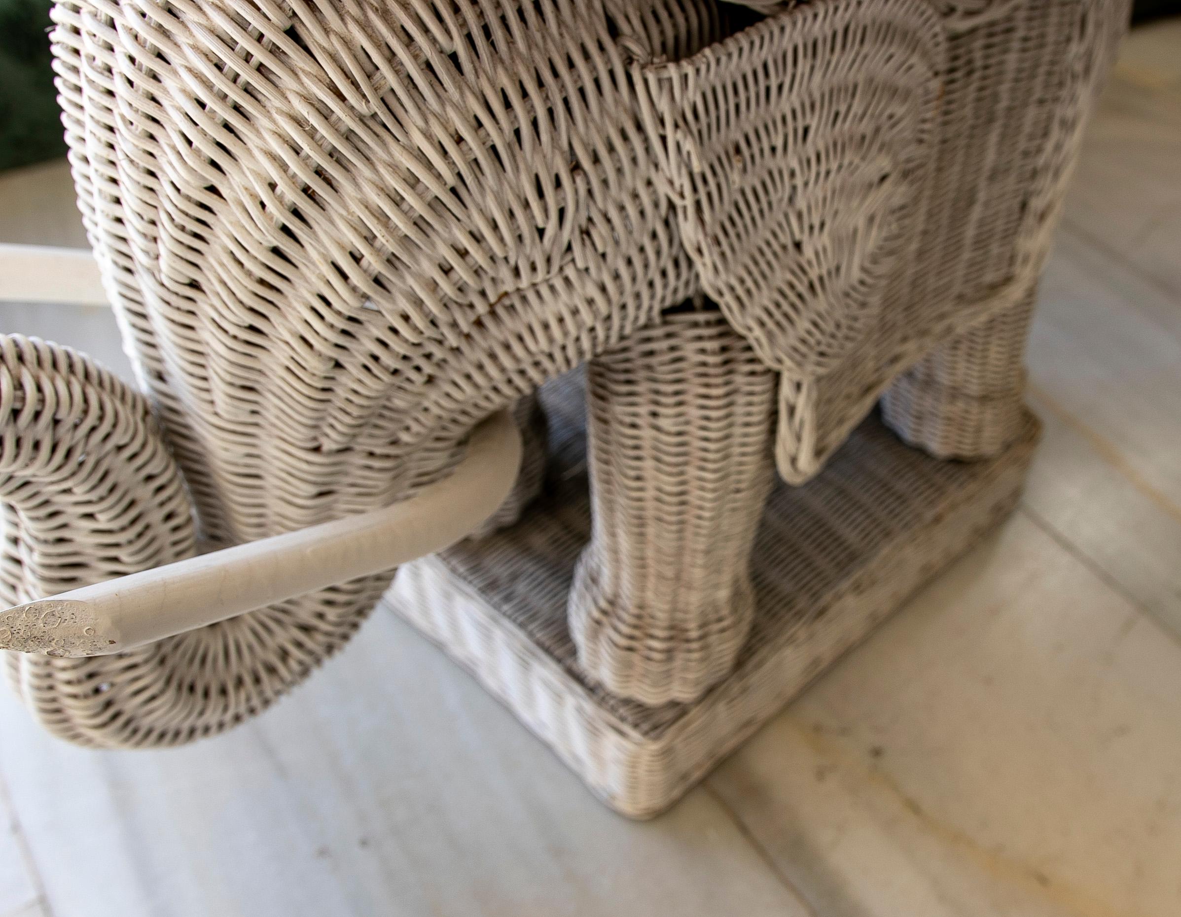 1980s Spanish Hand Woven Wicker Elephant Pedestal Table 12