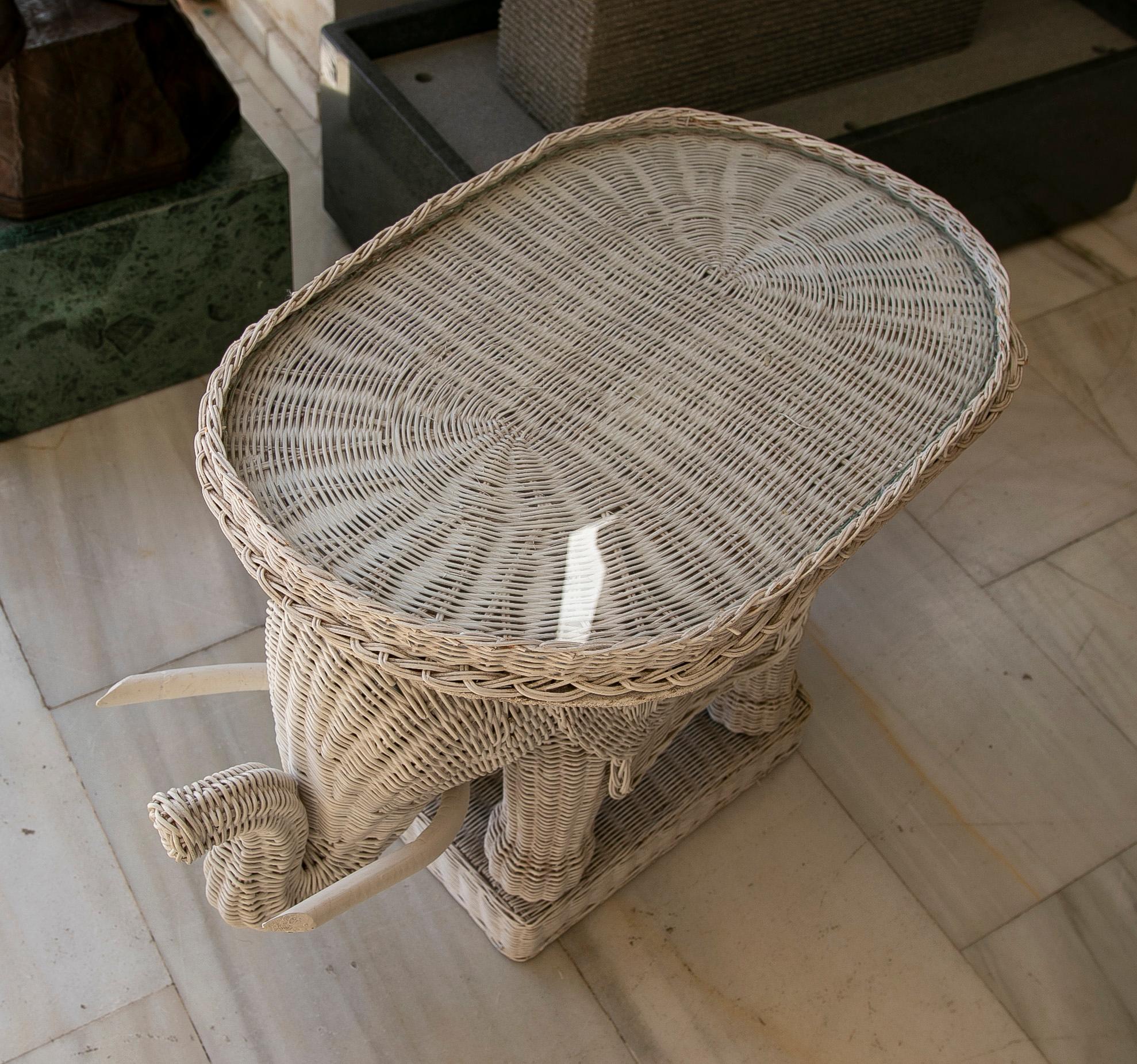 1980s Spanish Hand Woven Wicker Elephant Pedestal Table 1