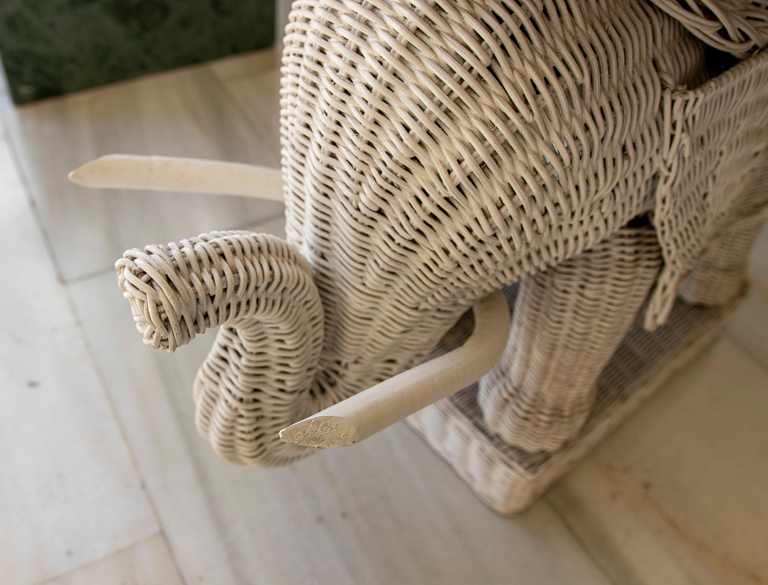 1980s Spanish Hand Woven Wicker Elephant Pedestal Table 5