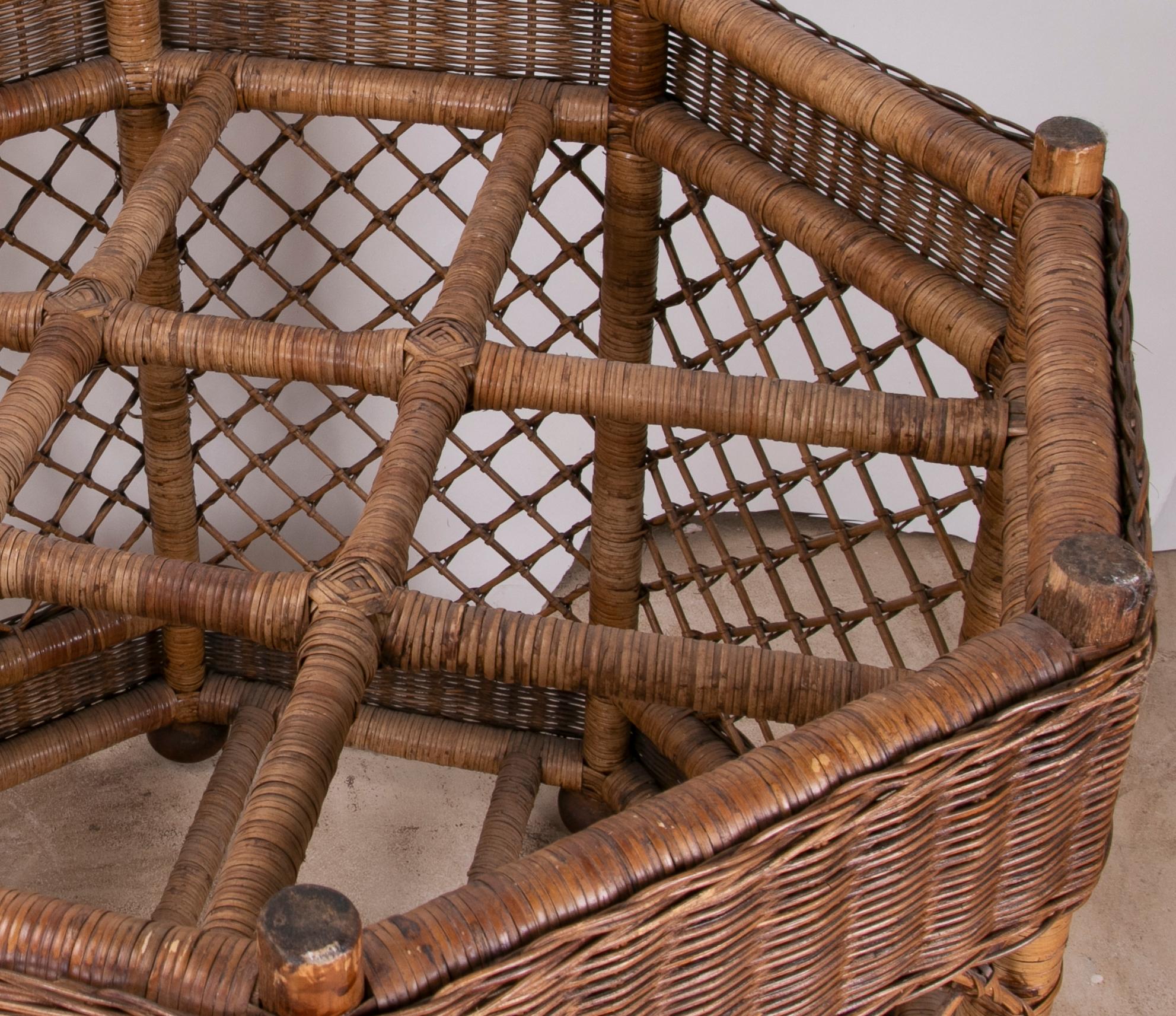 1980s Spanish Handmade Bamboo and Wicker Side Table  For Sale 6