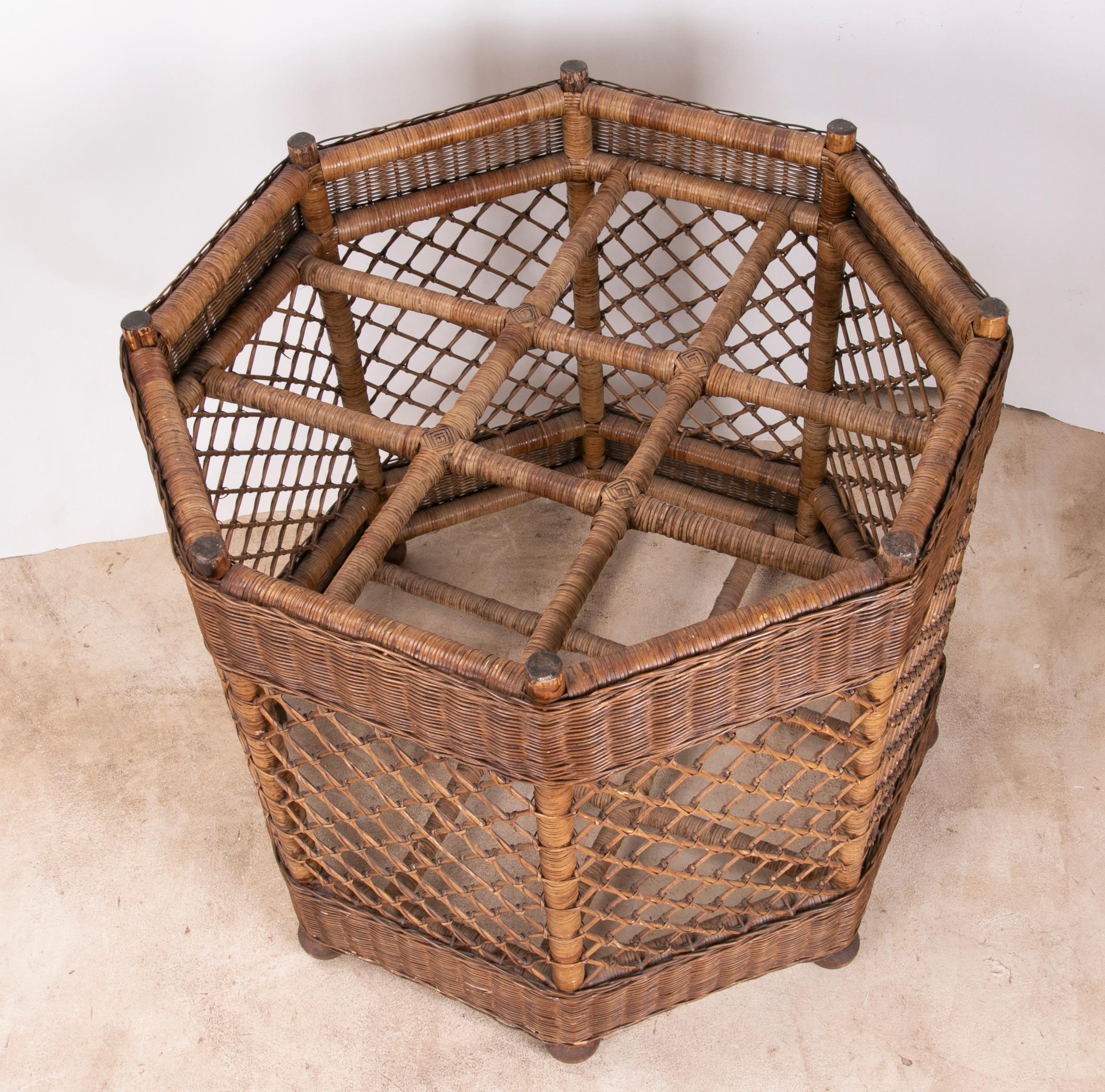 1980s Spanish Handmade Bamboo and Wicker Side Table  For Sale 2