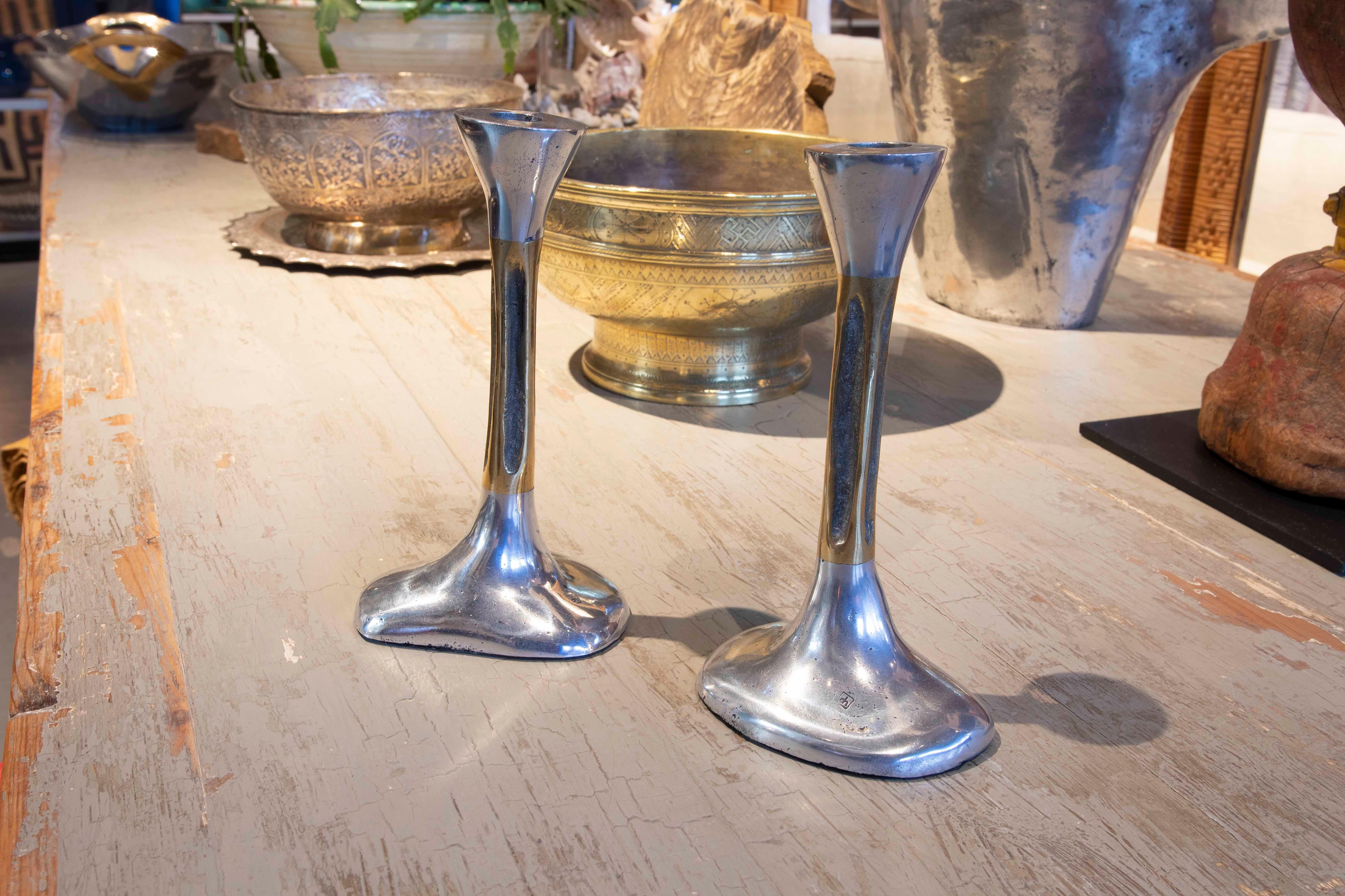 1980s Spanish Pair of Bronze Candlesticks by the Artist David Marshall  In Good Condition For Sale In Marbella, ES
