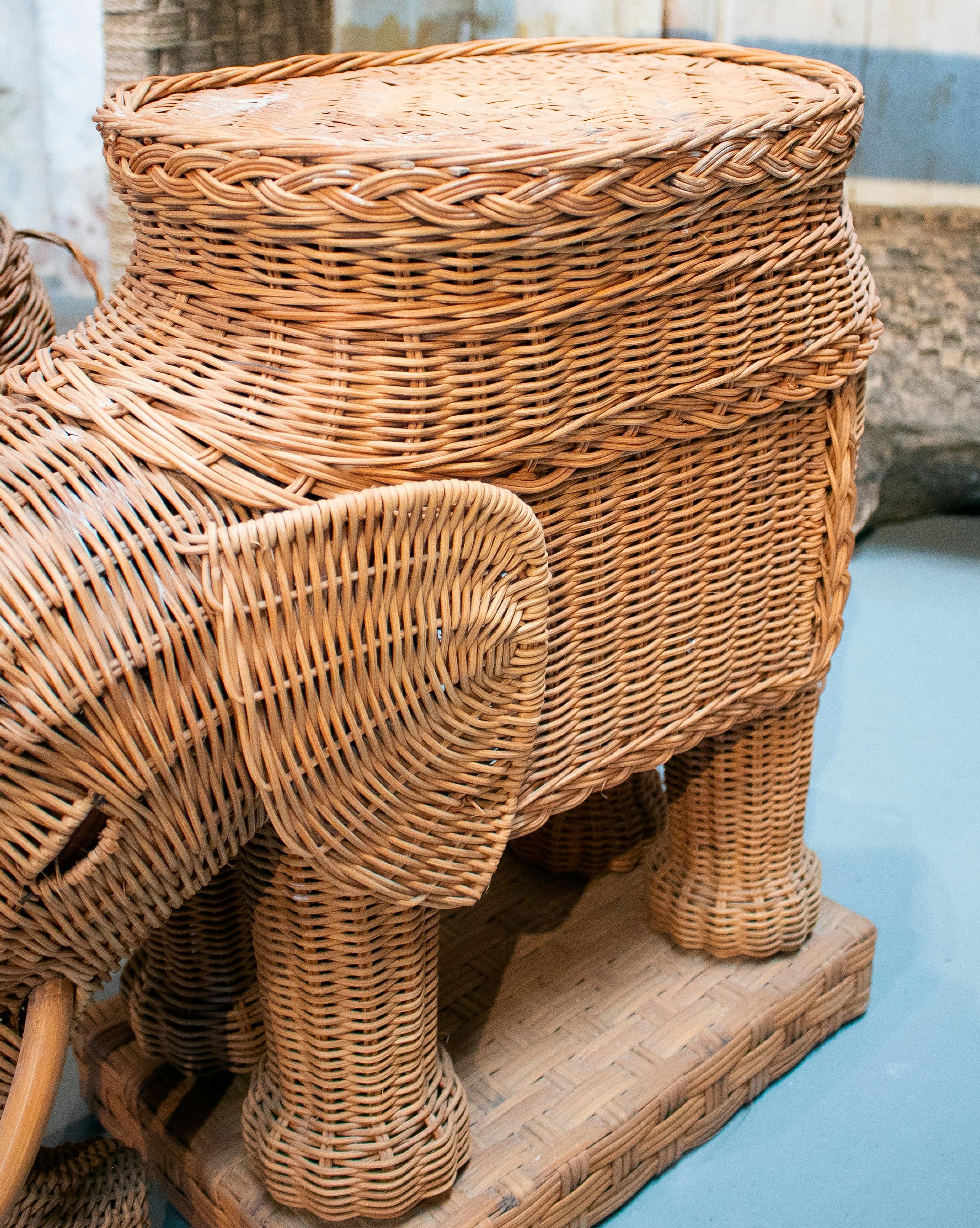 1980s Spanish Pair of Elephant Weaved Rattan Side Tables 6