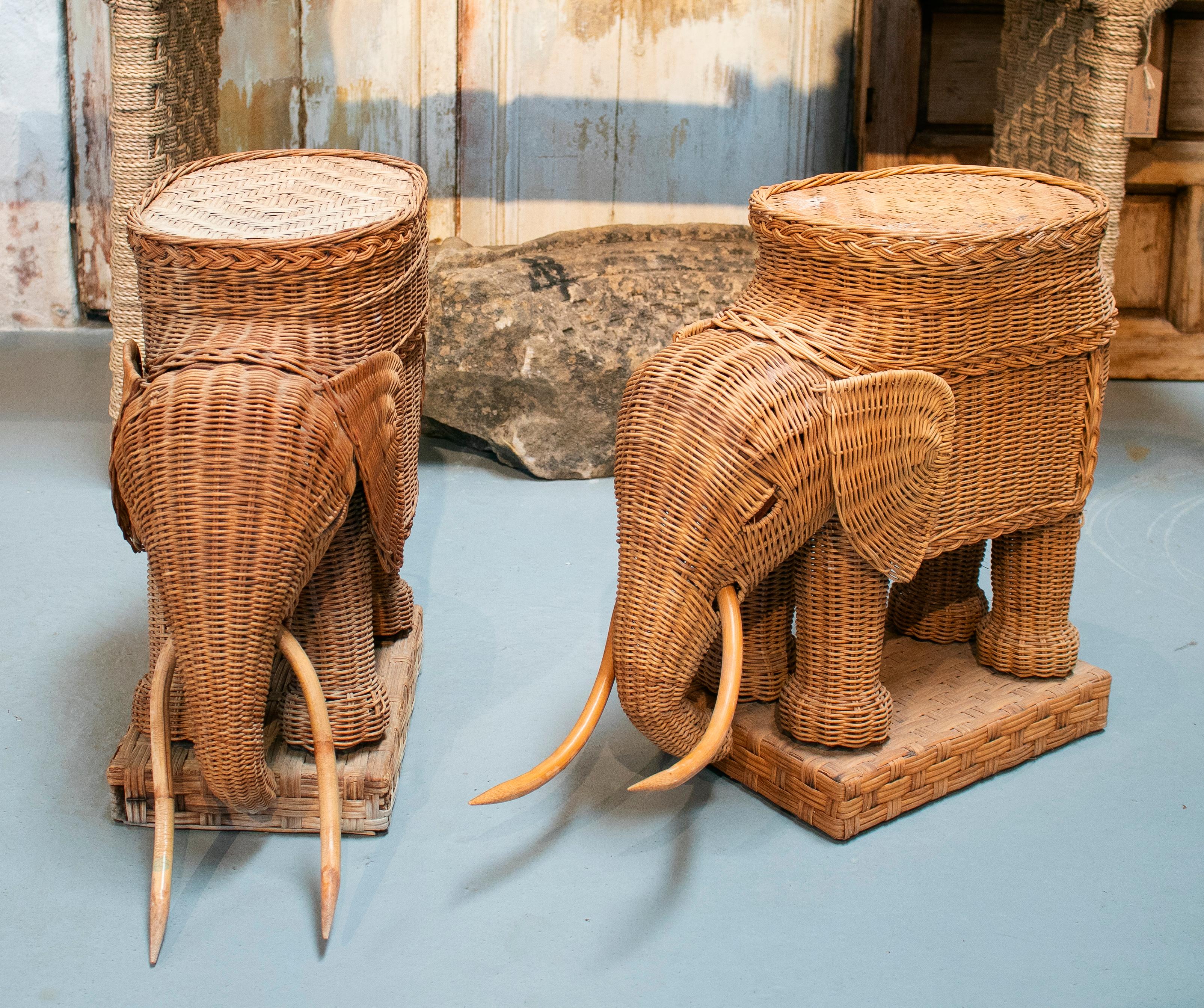 1980s Spanish Pair of Elephant Weaved Rattan Side Tables In Good Condition In Marbella, ES