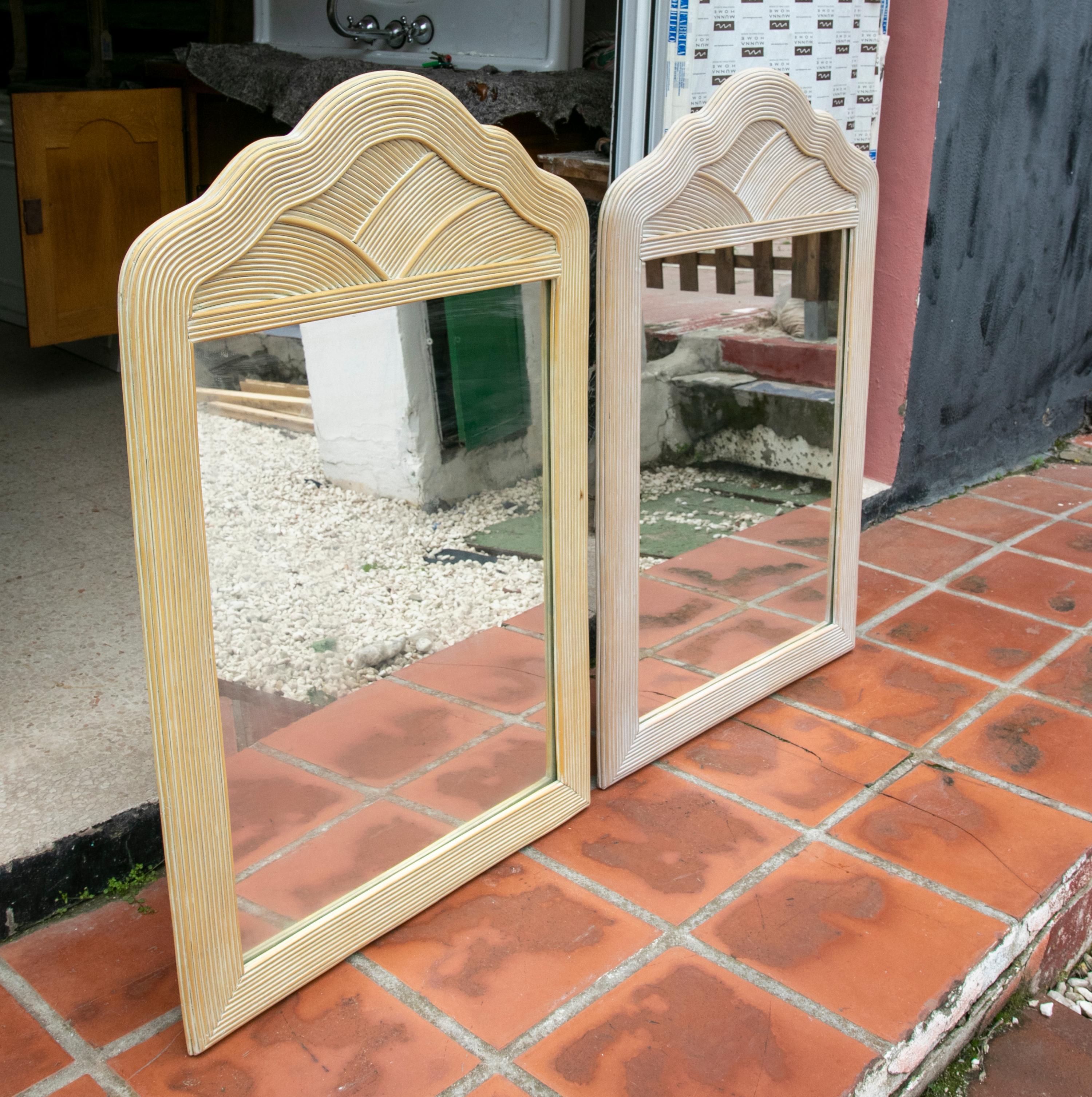 1980s Spanish Pair of Wicker Mirrors In Good Condition For Sale In Marbella, ES