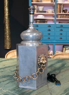 Lampe de table espagnole des années 1980 en étain et bronze avec tête de lion macarois