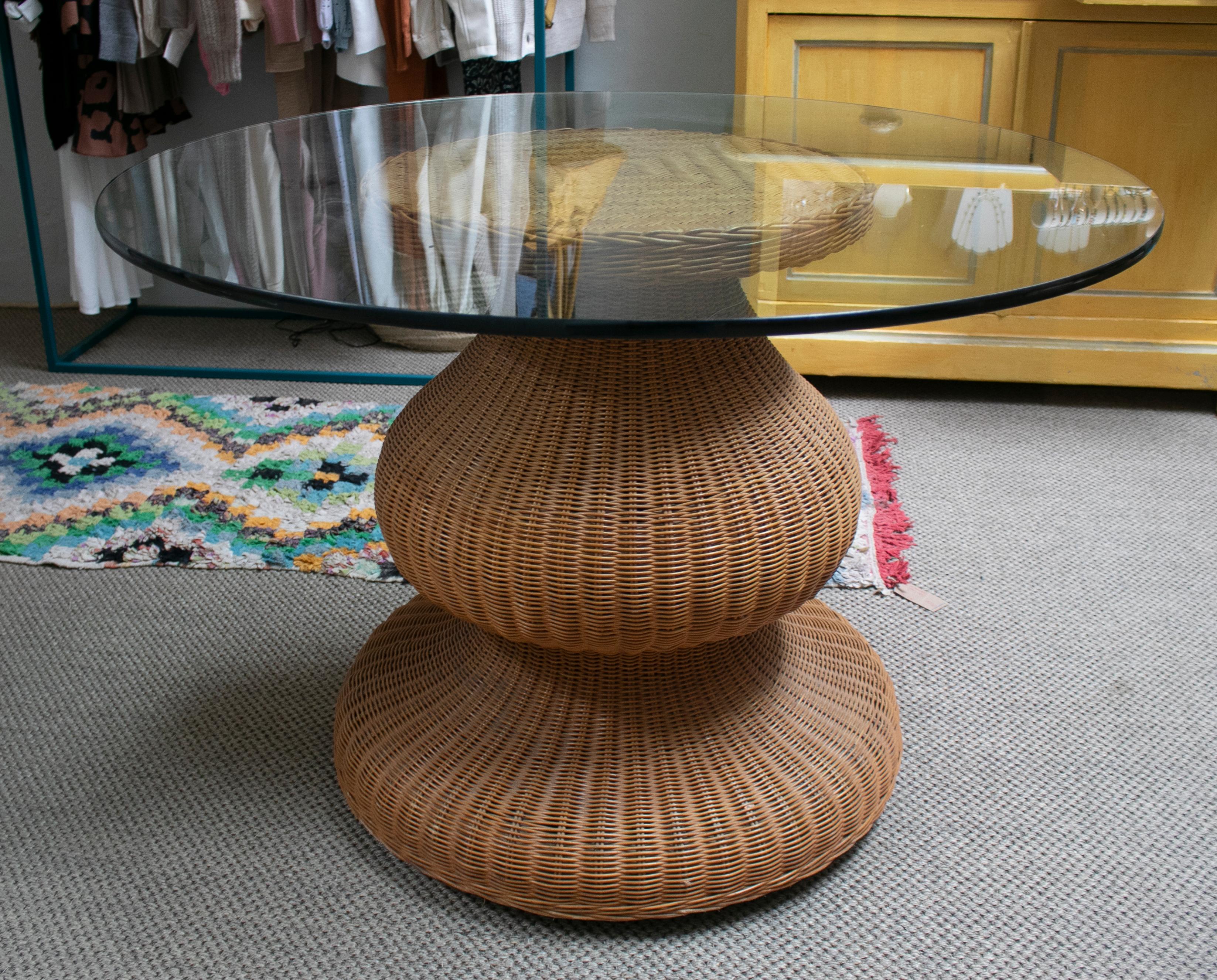 1980s Spanish Round Wicker Table with Glass Top 3