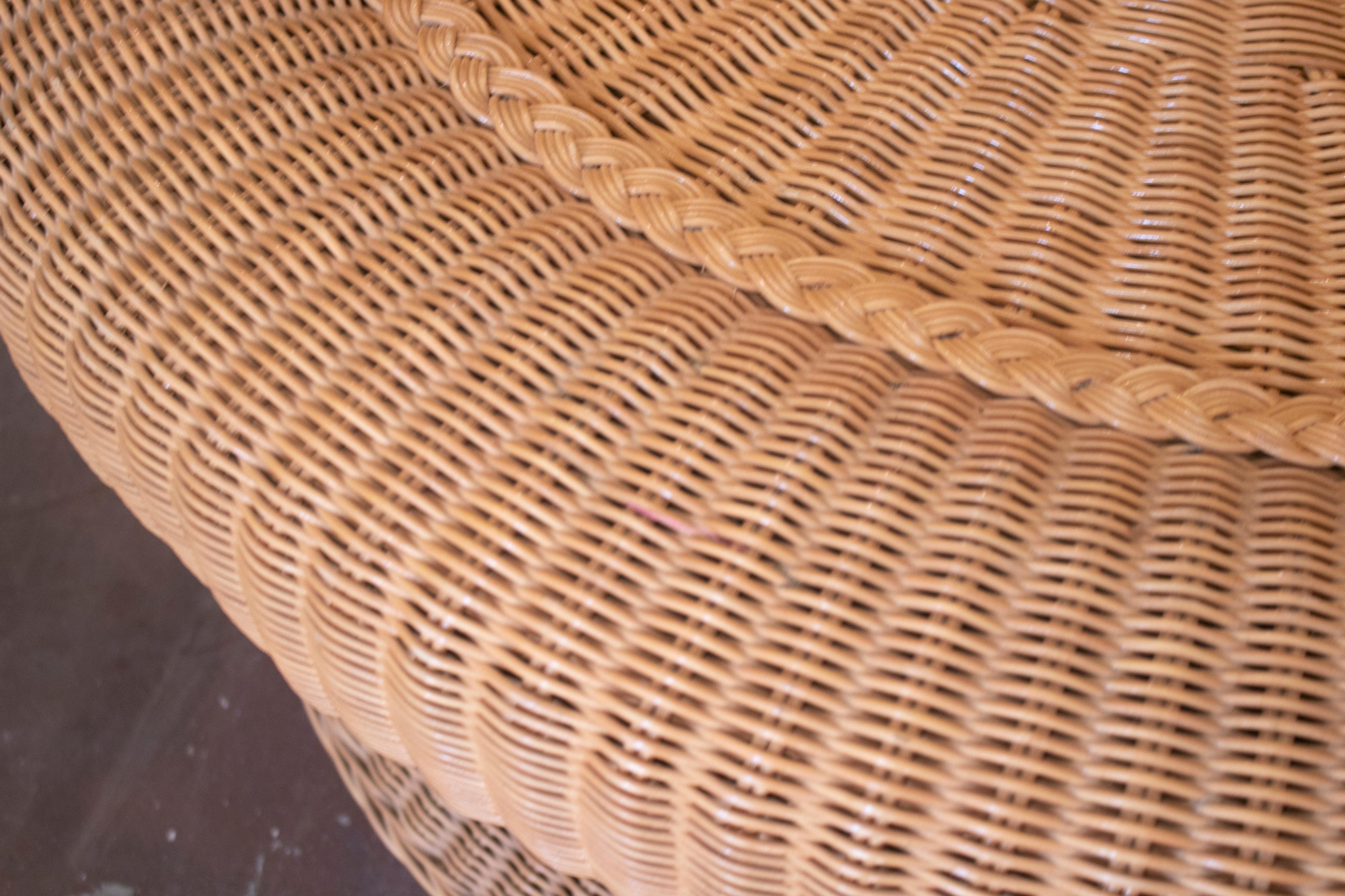 wicker coffee table round
