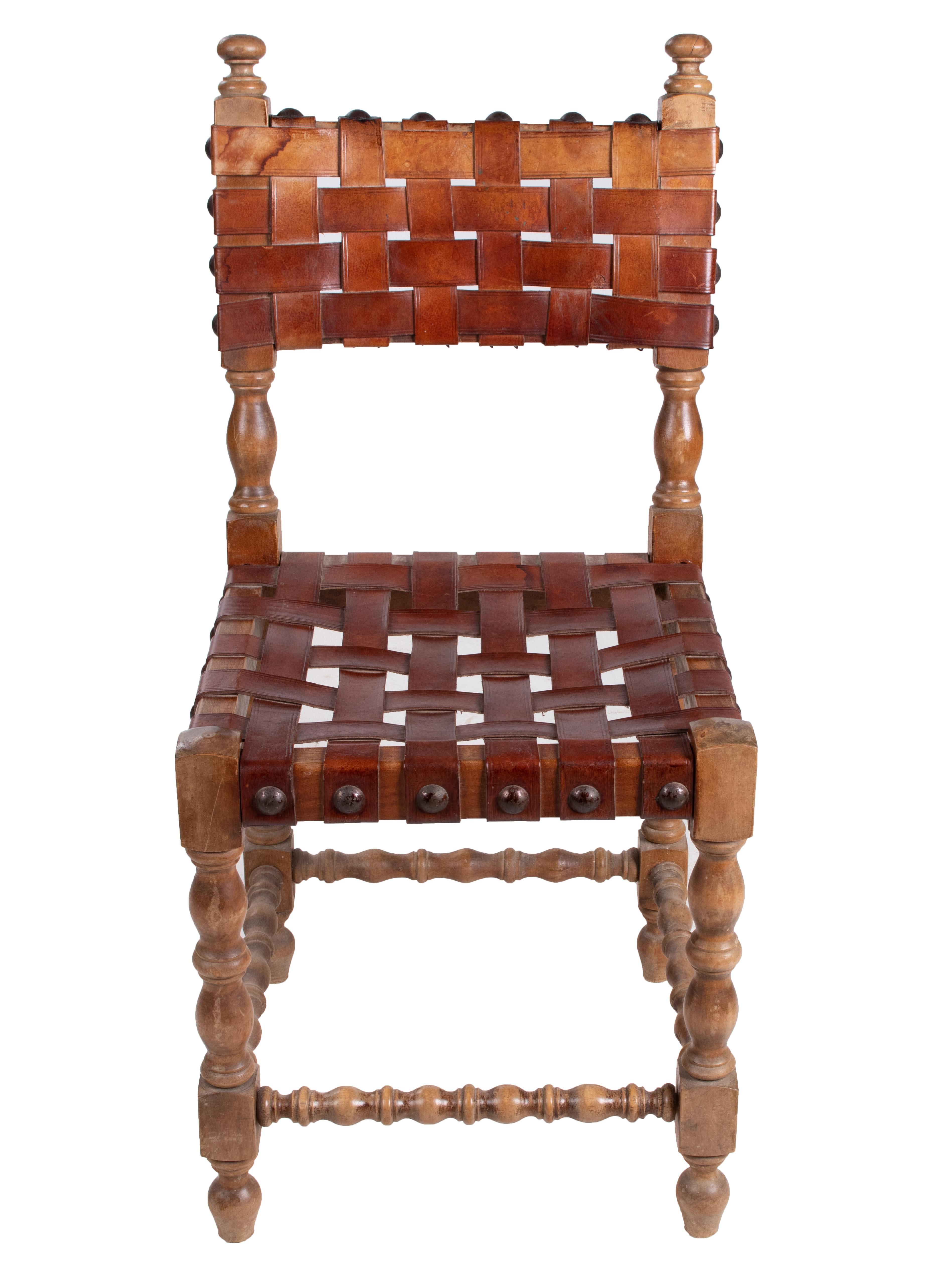 1980s Spanish Set of Eight Interlaced Leather Wooden Chairs In Good Condition In Marbella, ES