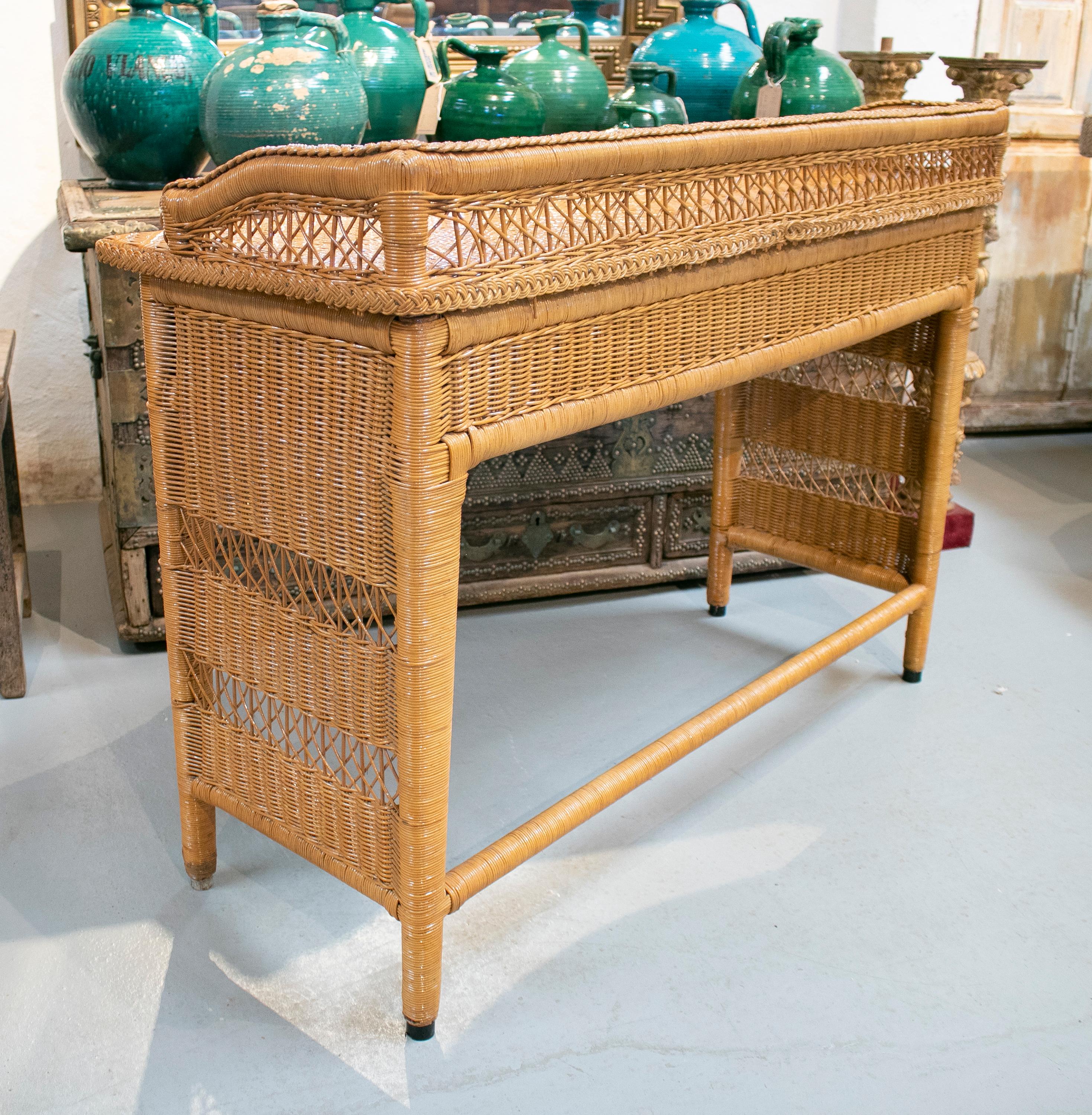 1980s Spanish Weaved Rattan Three-Drawer Office Desk In Good Condition In Marbella, ES