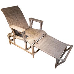 Chaise longue espagnole pliante pour bain de soleil en bambou blanc et osier des années 1980