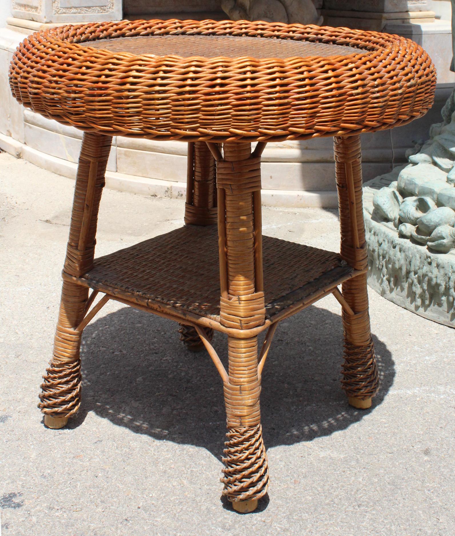 20th Century 1980s Spanish Wicker Round Side Table
