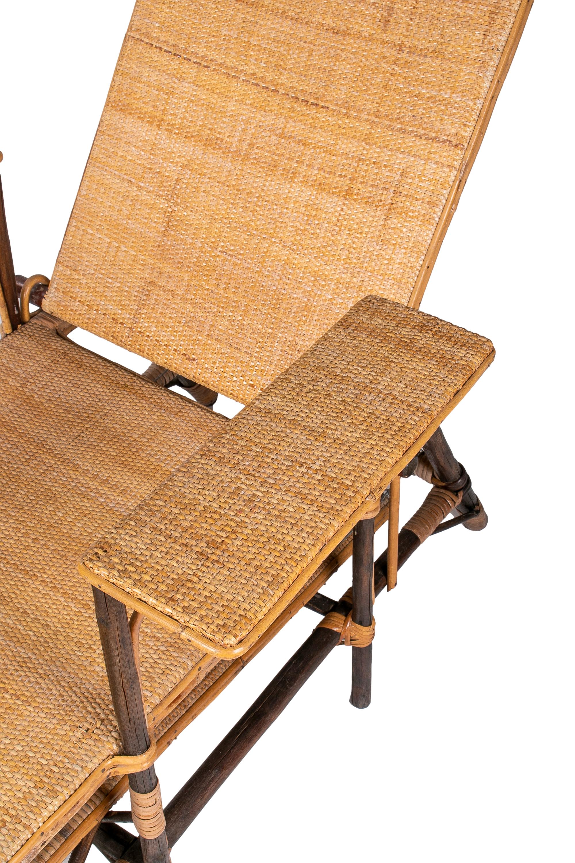 1980s Spanish Woven Wicker & Bamboo Sunbathing Lounge Chair For Sale 6
