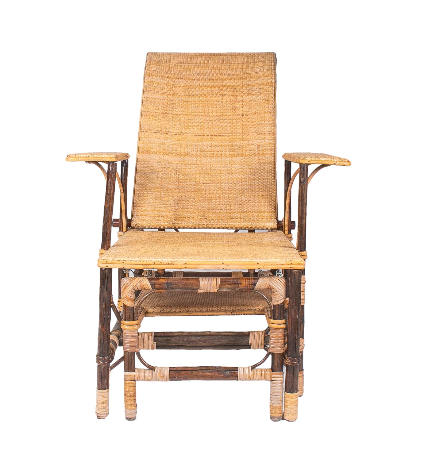 1980s Spanish Woven Wicker & Bamboo Sunbathing Lounge Chair In Good Condition For Sale In Marbella, ES