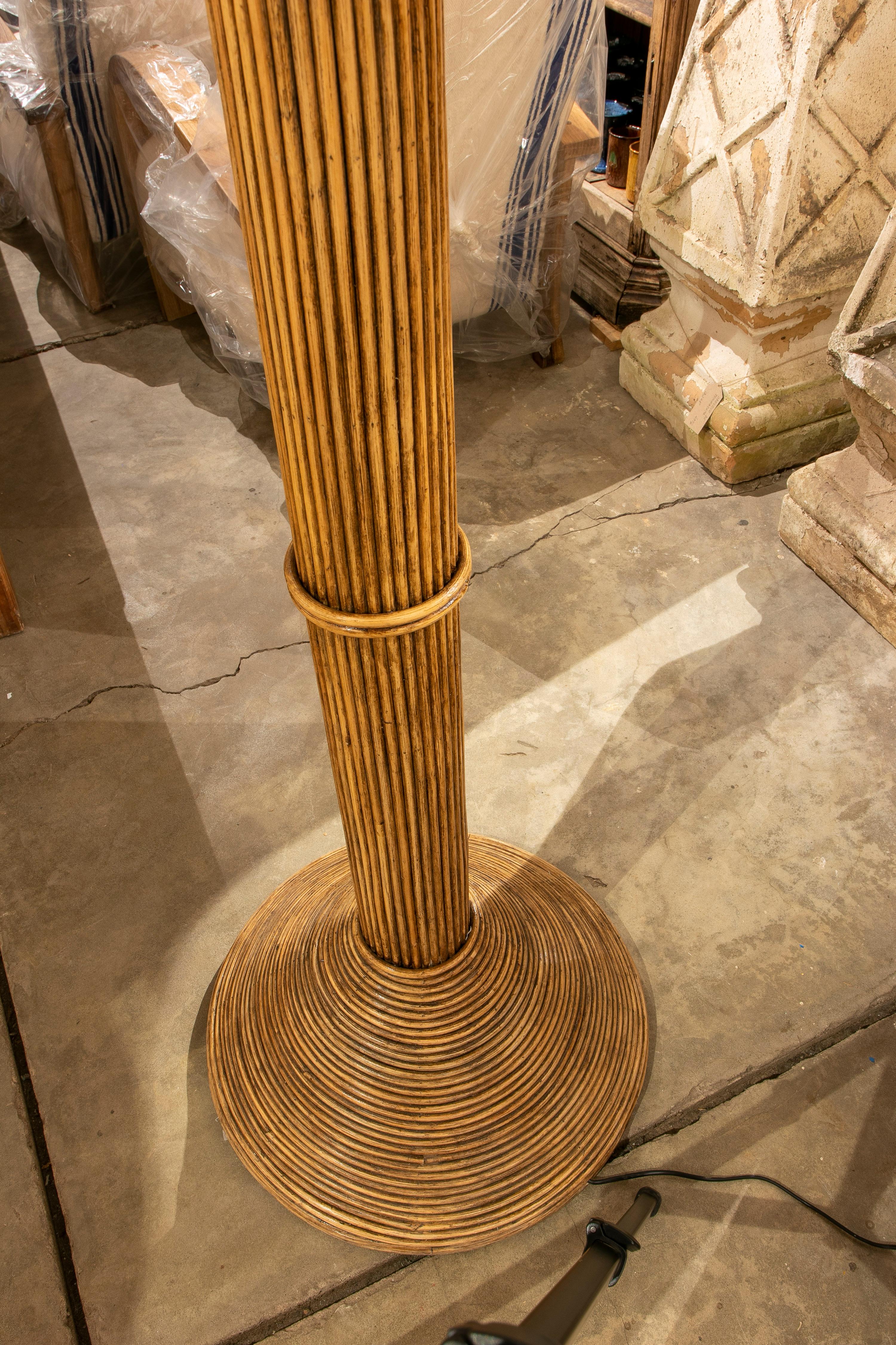 Estatua de palmera de mimbre tejida española de los años 80 en venta 2