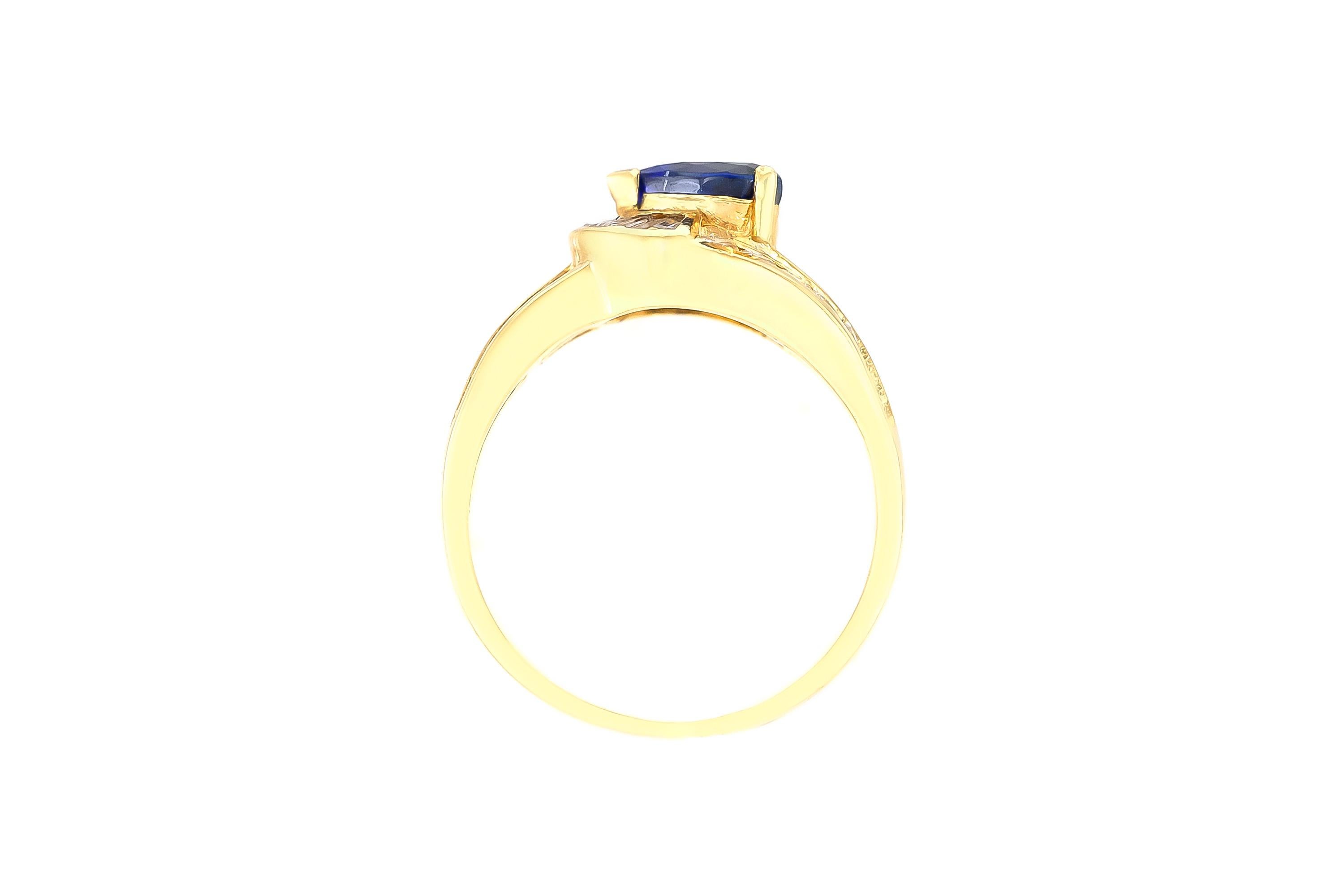 The ring is finely crafted in 14k yellow gold with diamonds weighing approximately total of 0.65 carat and sapphire weighing approximately total of 1.42 carat.
Circa 1980.