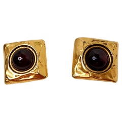 Orecchini a clip anni '80 con cabochon rossi quadrati in tonalità oro