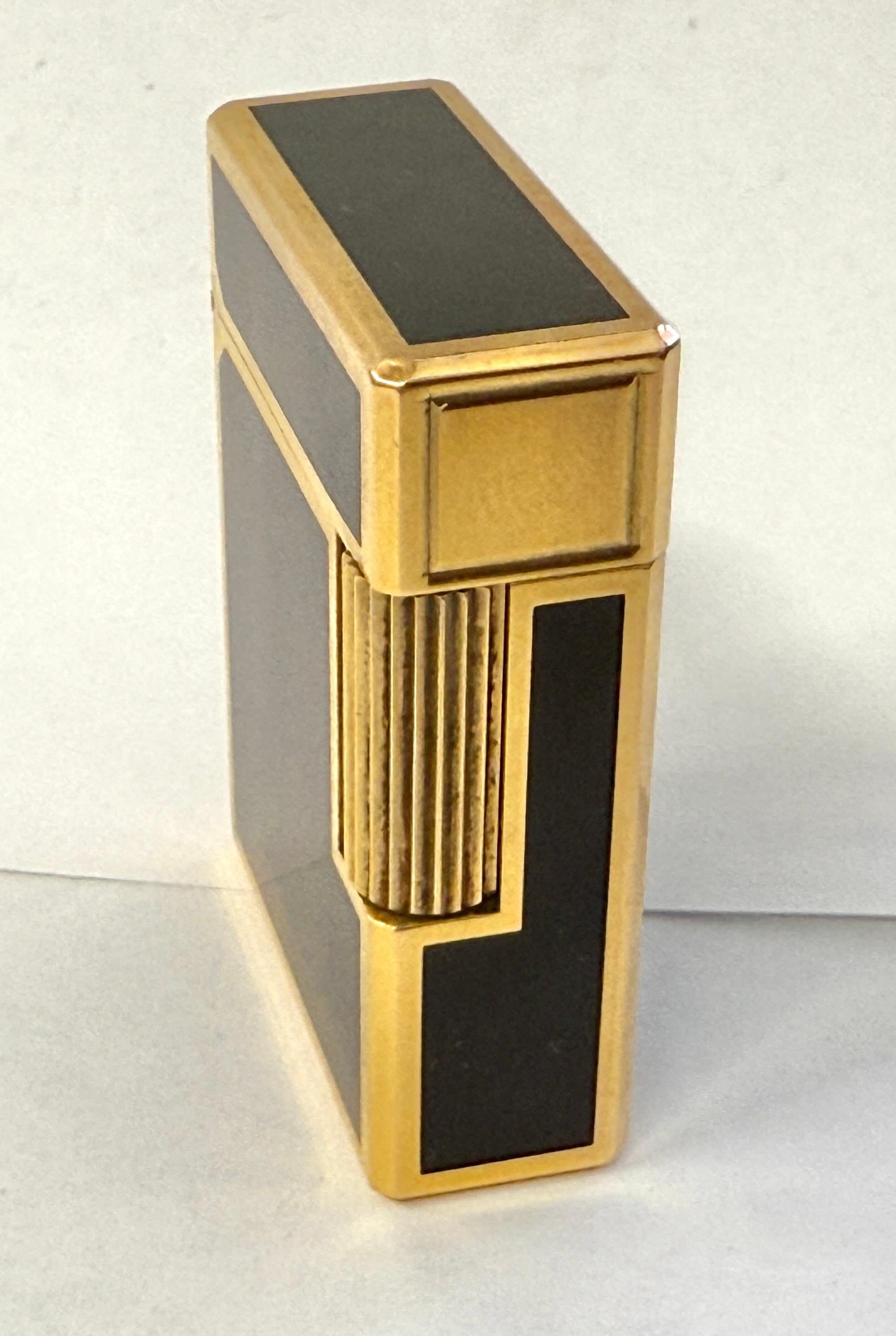Late 20th Century 1980’s S.T. DuPont Laque de Chine Gold Plated Lighter with Box and Papers