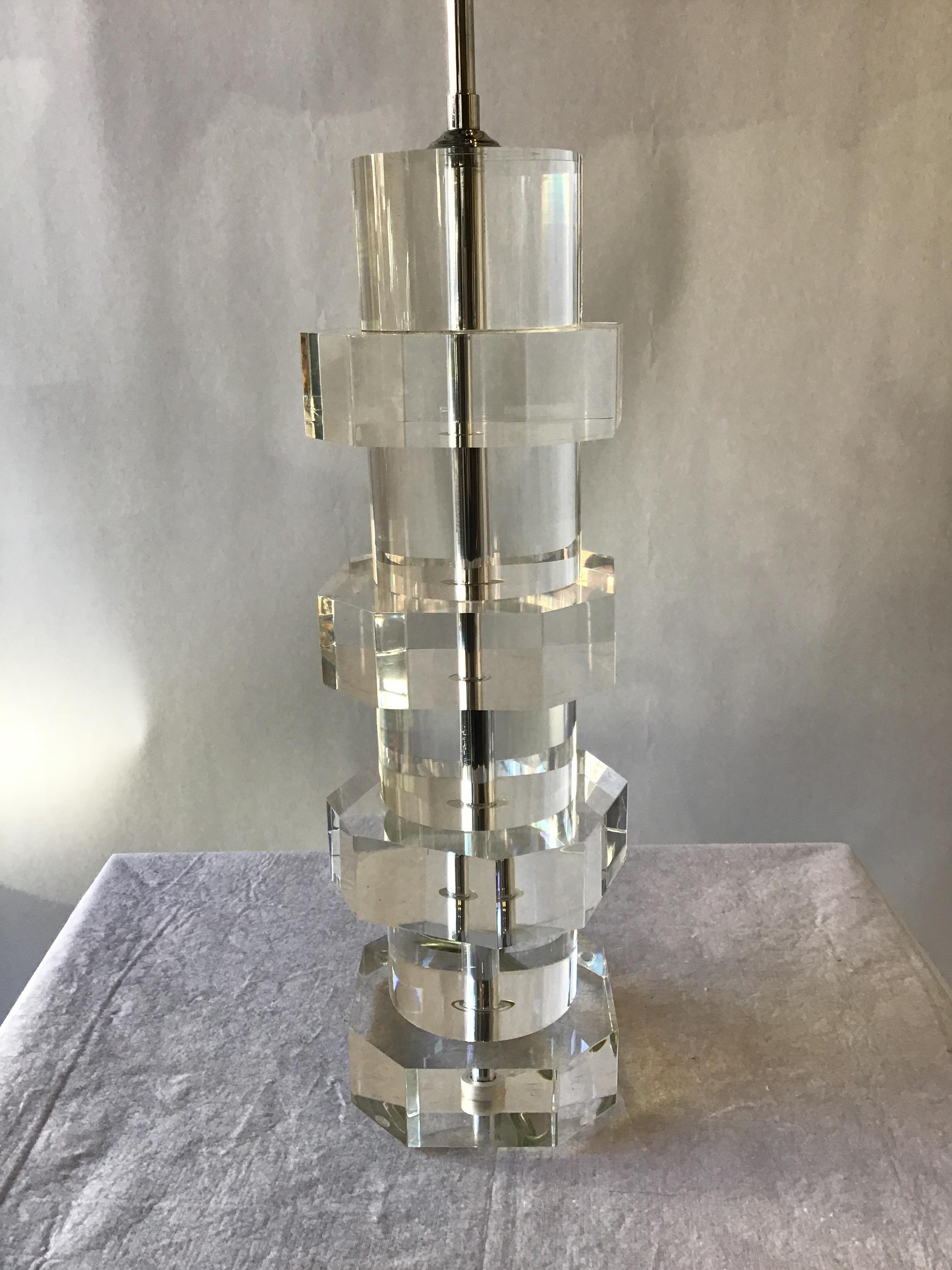 1989s stacked Lucite table lamp. Needs rewiring. Heavy.