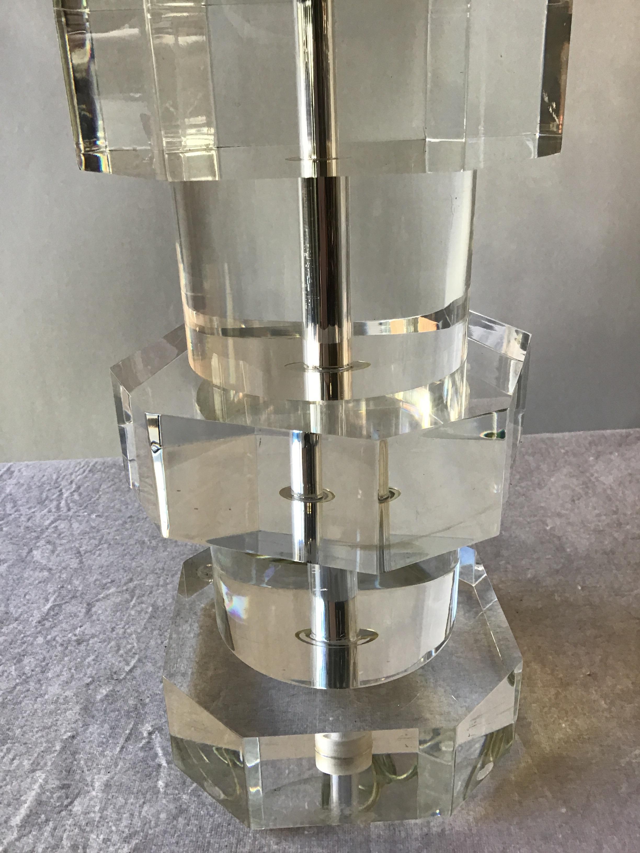 Late 20th Century 1980s Stacked Lucite Table Lamp For Sale