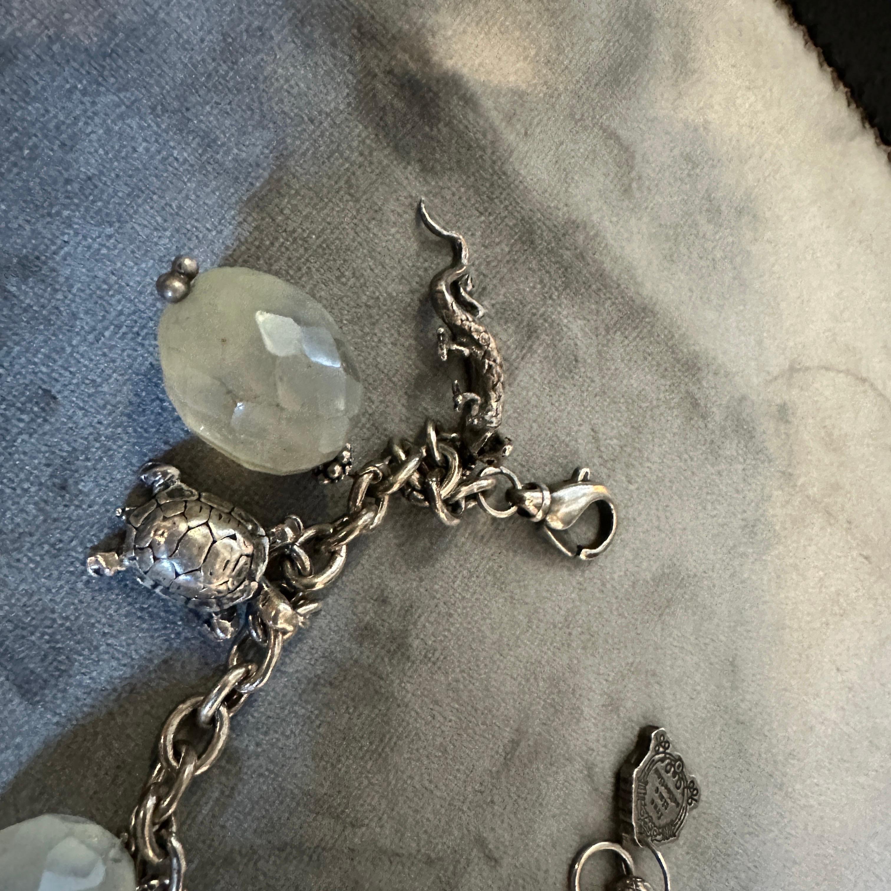 Contemporaneo Bracciale con charme in argento e agata di Mario Buccellati degli anni '80 in vendita