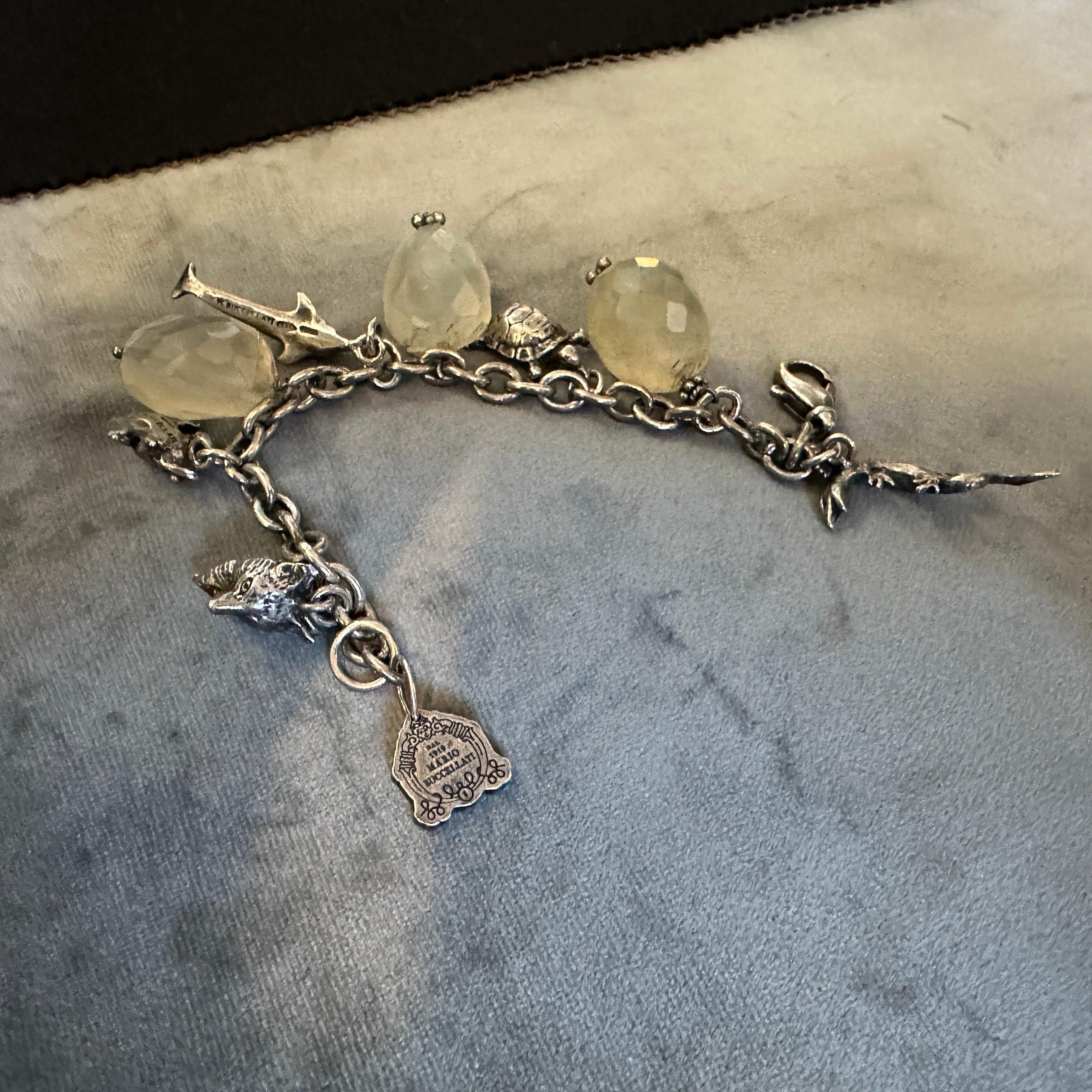 Bracciale con charme in argento e agata di Mario Buccellati degli anni '80 in vendita 1
