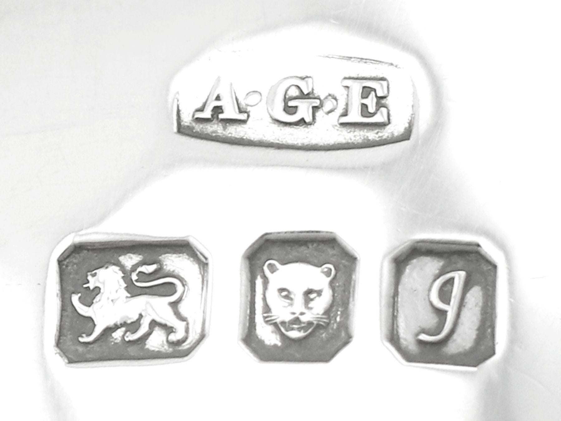 Set di sale e pepe in argento sterling e smalto vintage in vendita 9