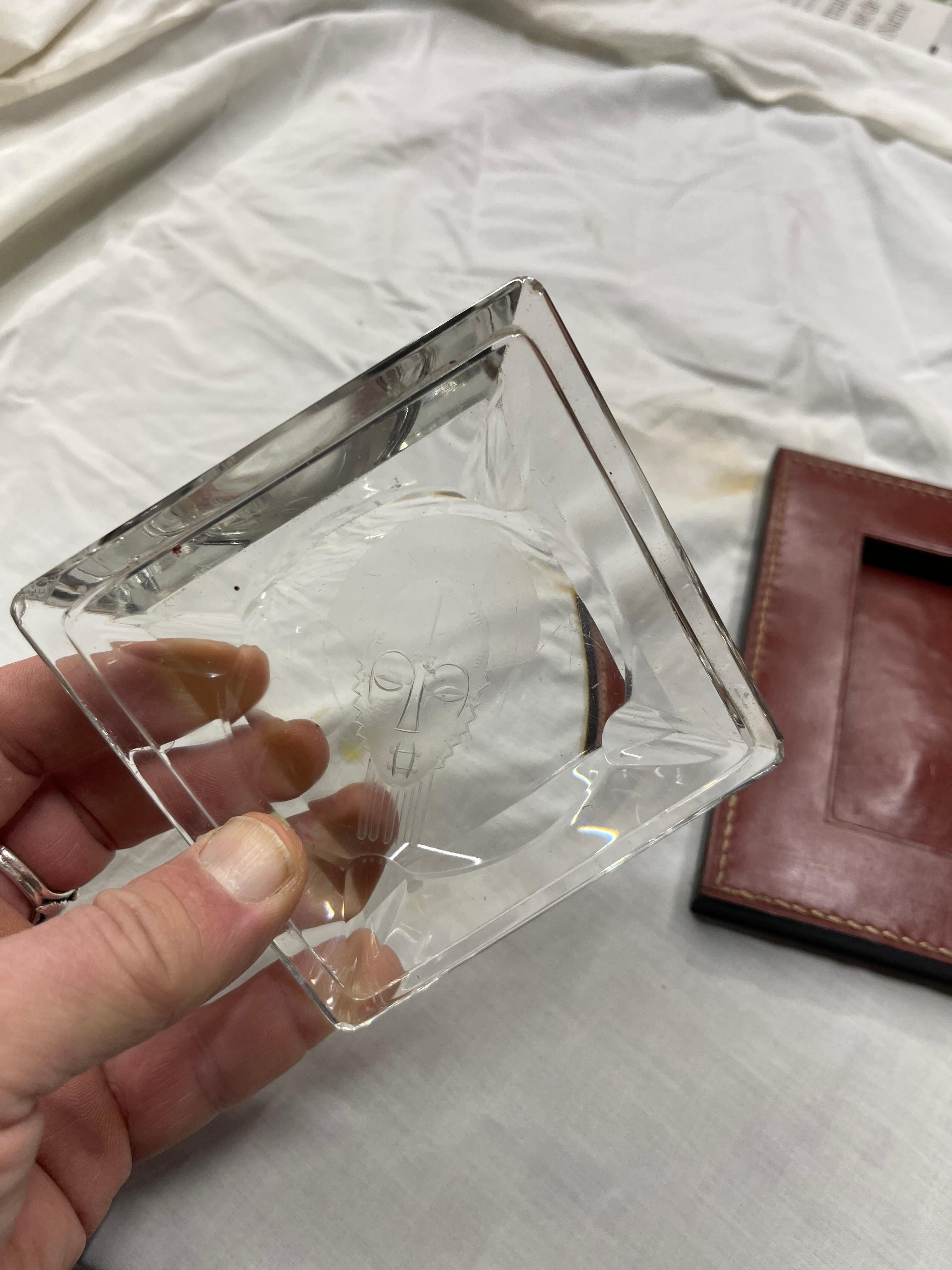 1980's Stitched leather ashtray with  Africanist crystal  part         
2 little cracks                                                                                                   