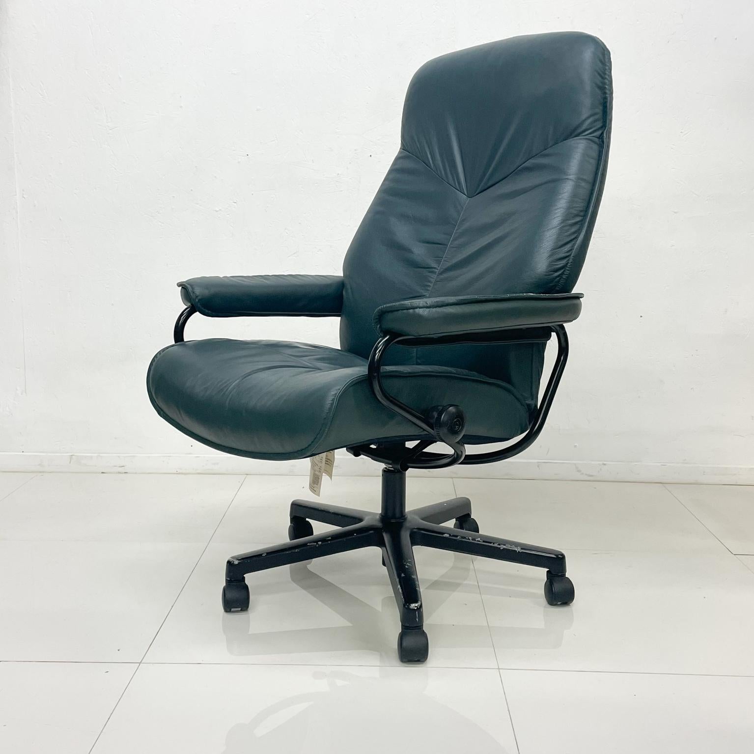 green leather office chair uk