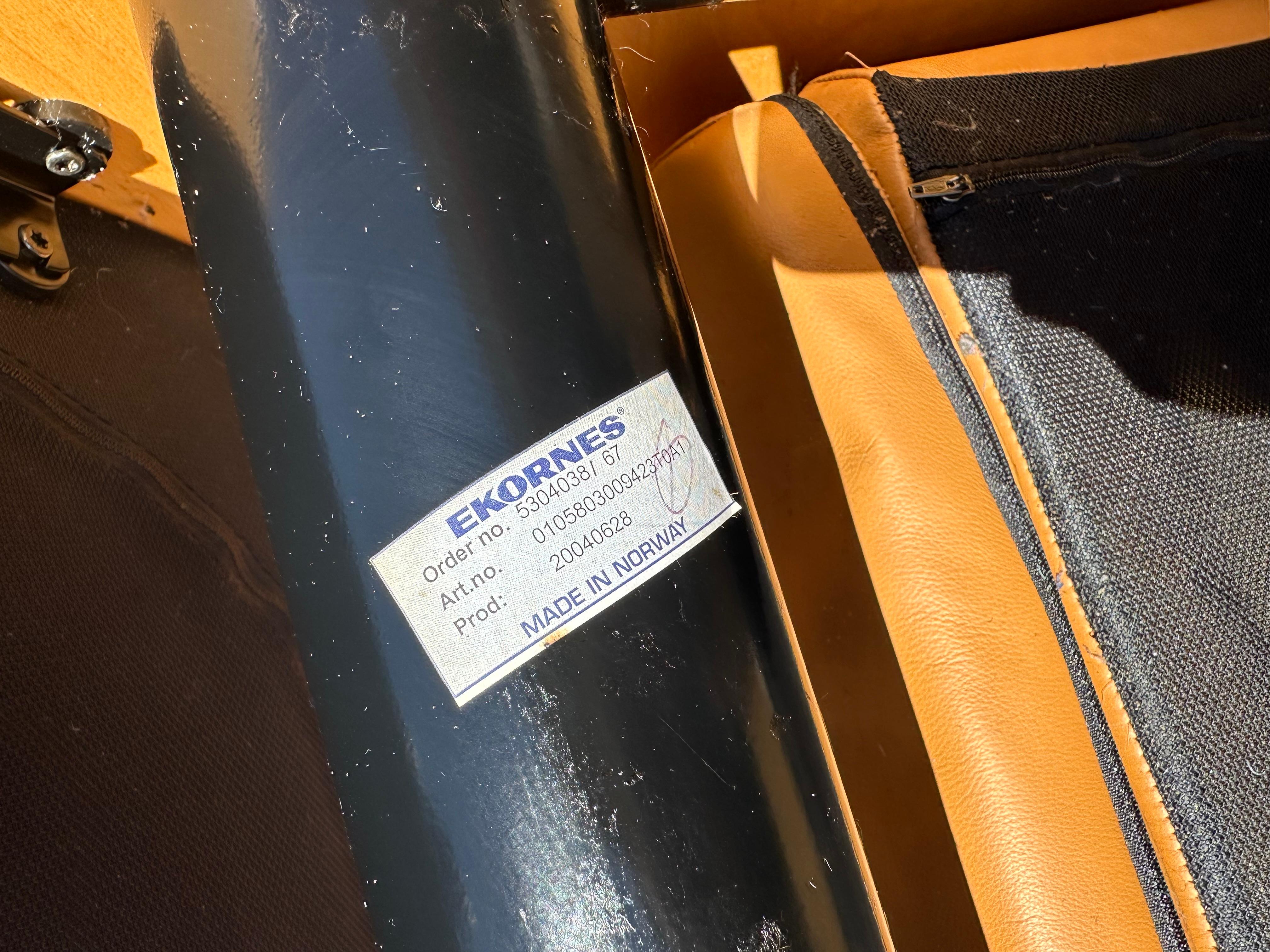 1980s Stressless Tan Leather Teak Wood Reclining Sofa For Sale 4