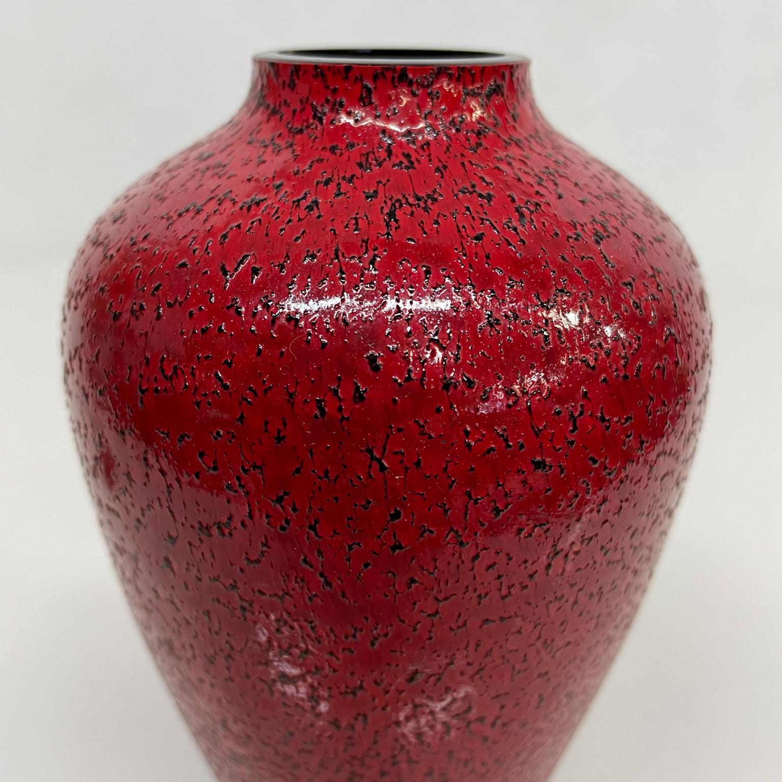 Modern 1980s Stuart Strathearn Dark Crystal Studio Glass Vase Red Textured, England