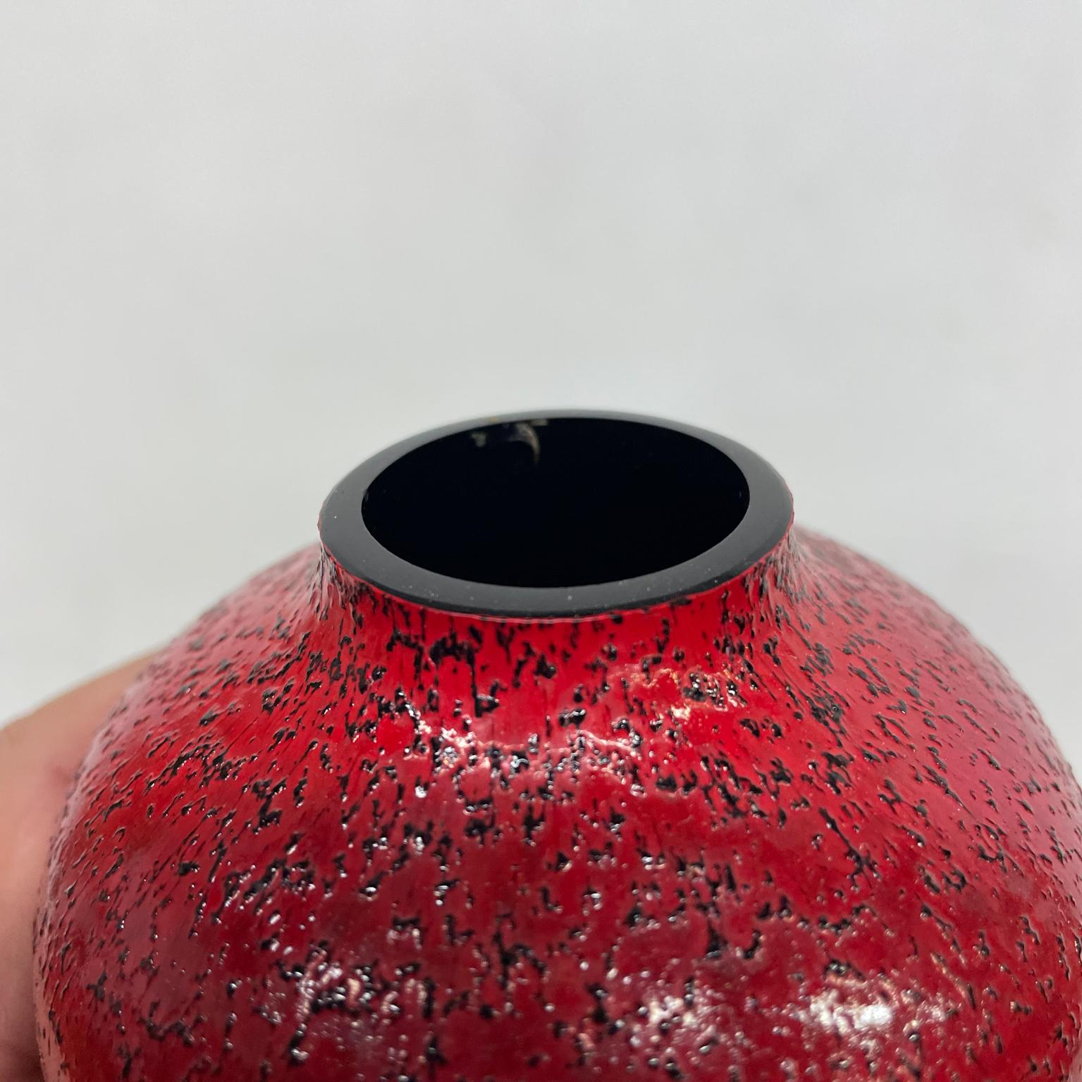 Late 20th Century 1980s Stuart Strathearn Dark Crystal Studio Glass Vase Red Textured, England