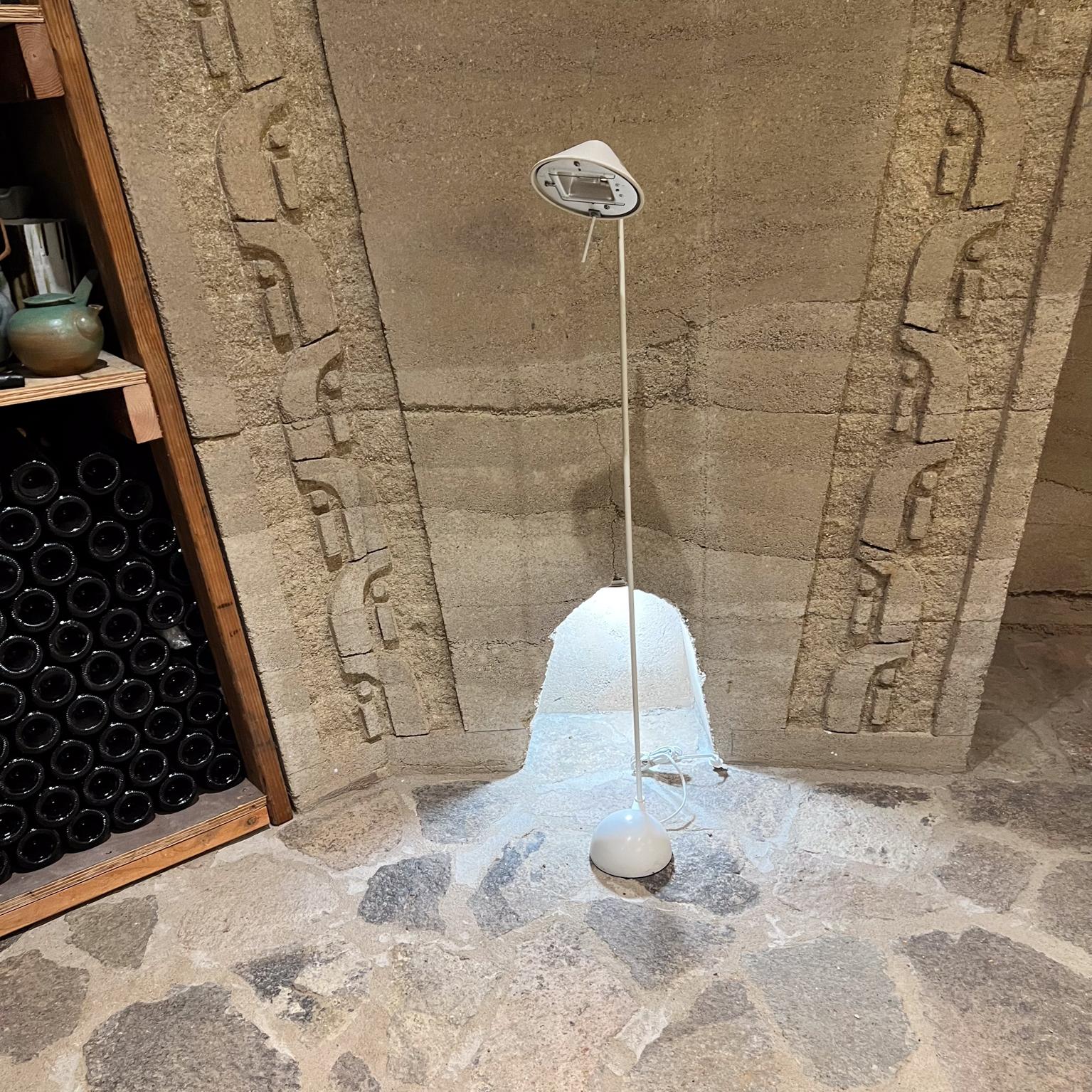 Lampadaire de lecture pour pharmacie moderne blanc Koch & Lowy des années 1980 en vente 1
