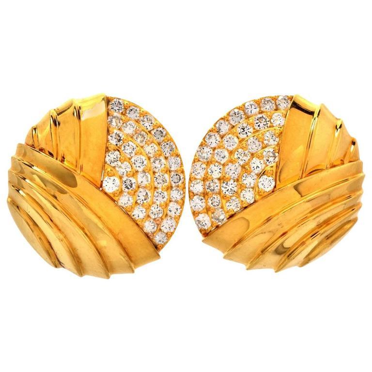1980s Stylish Diamond 18 Karat Clip Back Earrings 4