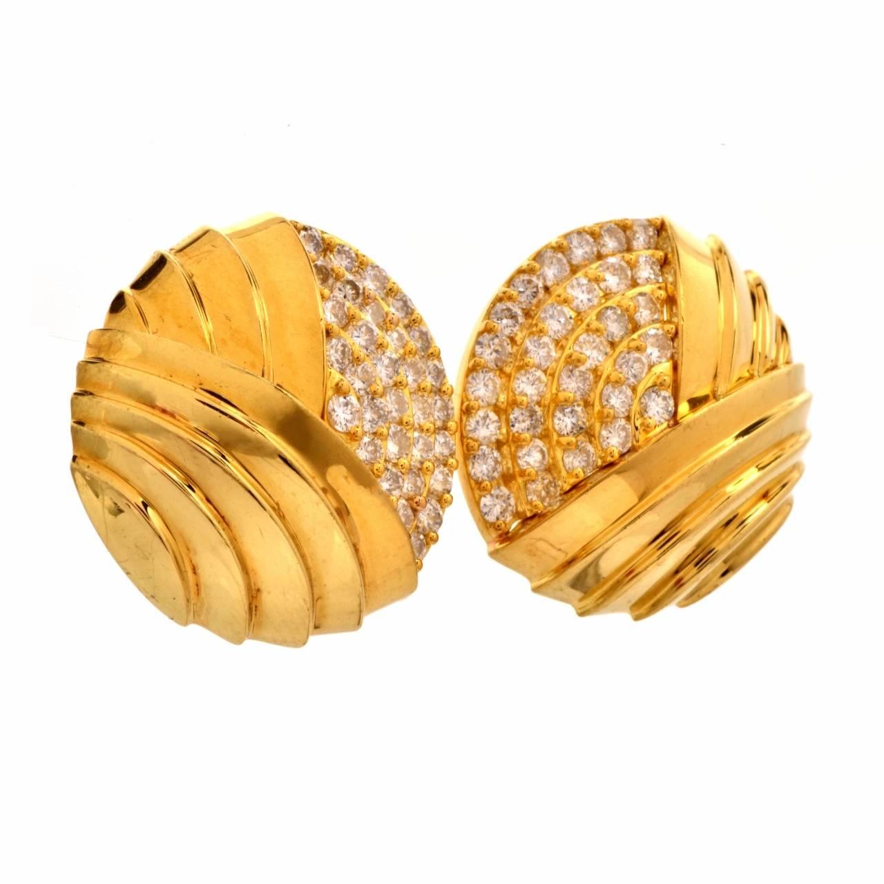 1980s Stylish Diamond 18 Karat Clip Back Earrings