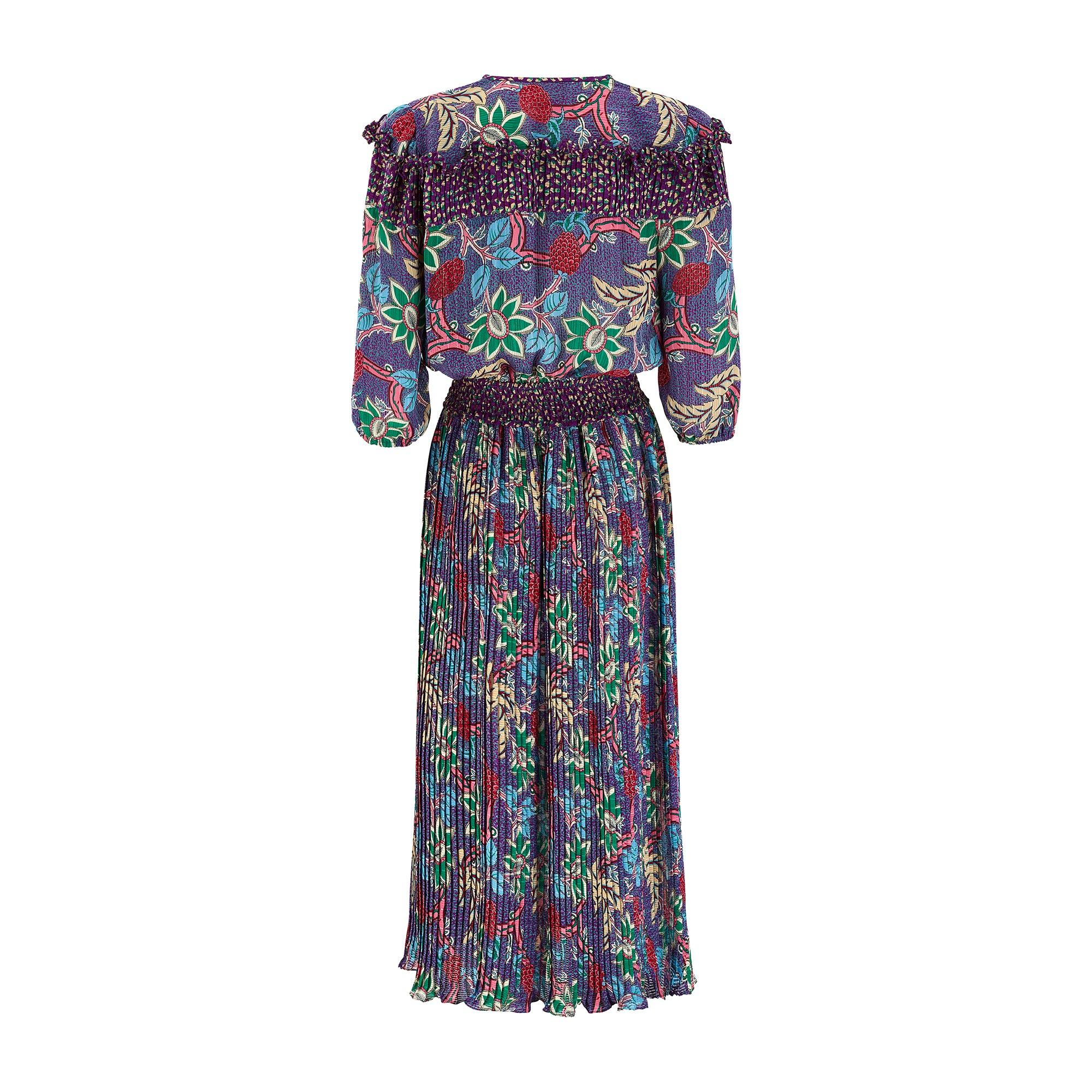 Gris 1980s Susan Fryer Purple Floral Print Dress with Smocking (Robe à imprimé floral violet avec smocking) en vente