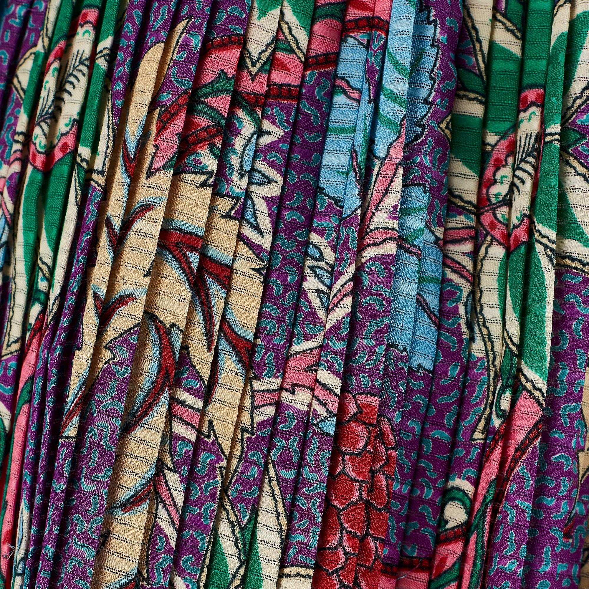 1980s Susan Fryer Purple Floral Print Dress with Smocking (Robe à imprimé floral violet avec smocking) Excellent état - En vente à London, GB