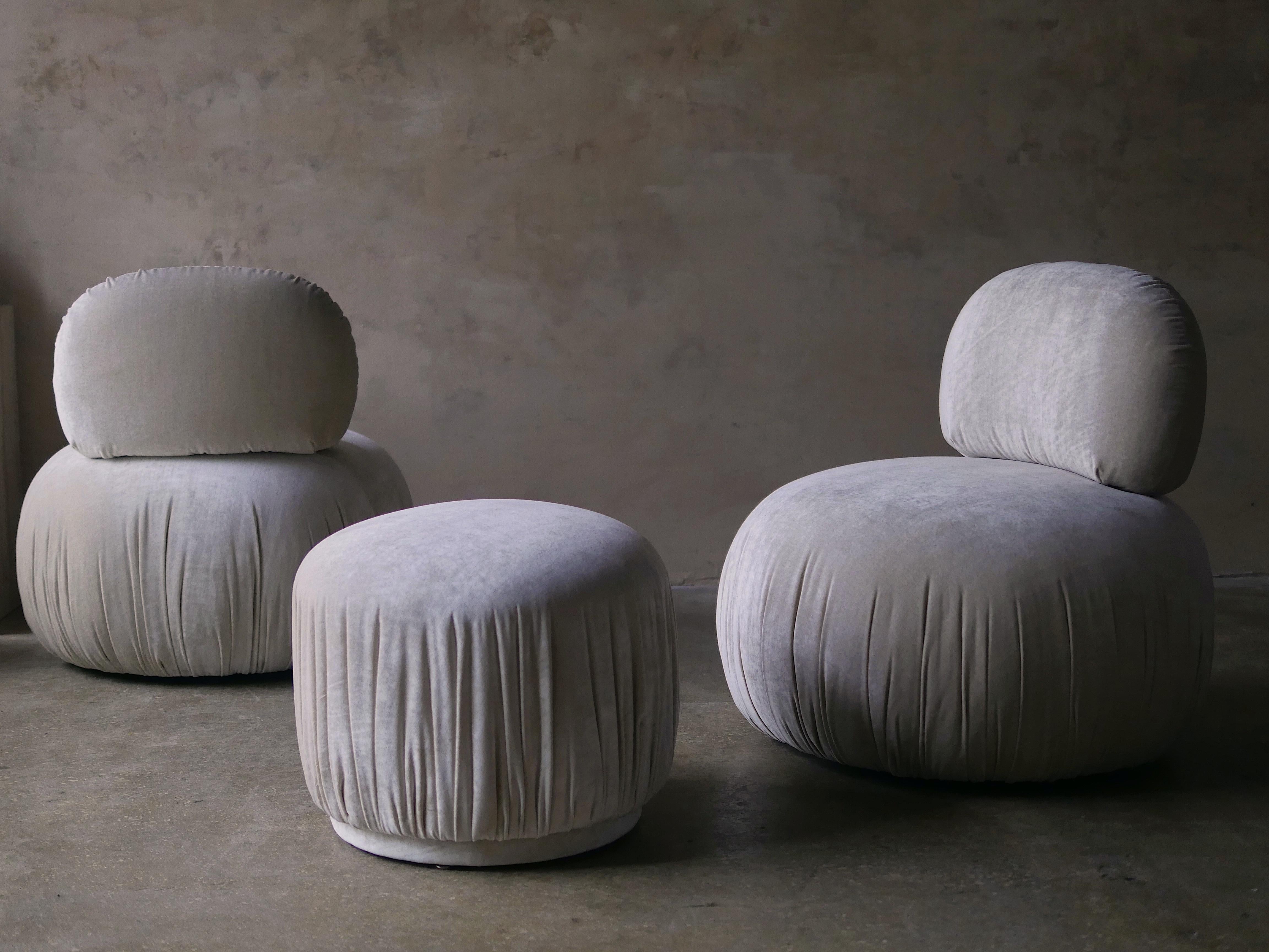 Pouf girevole di design degli anni '80 con velluto di seta Lee Jofa personalizzato in vendita 3